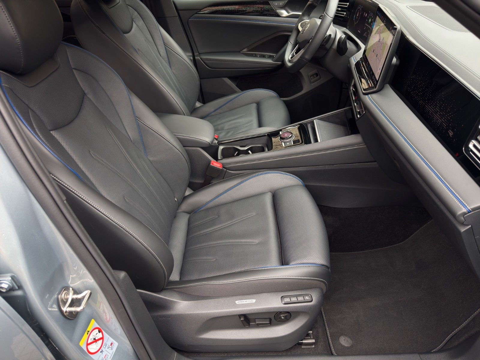 Fahrzeugabbildung Volkswagen Tiguan 2.0 TSI OPF 4MOTION DSG R-Line