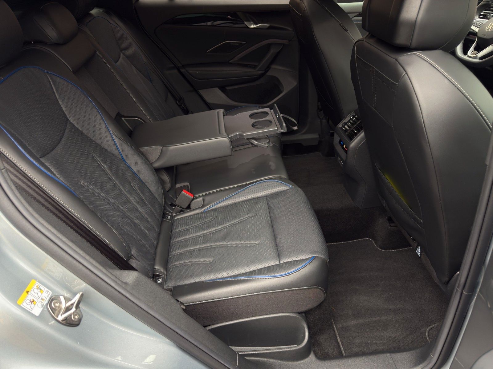 Fahrzeugabbildung Volkswagen Tiguan 2.0 TSI OPF 4MOTION DSG R-Line