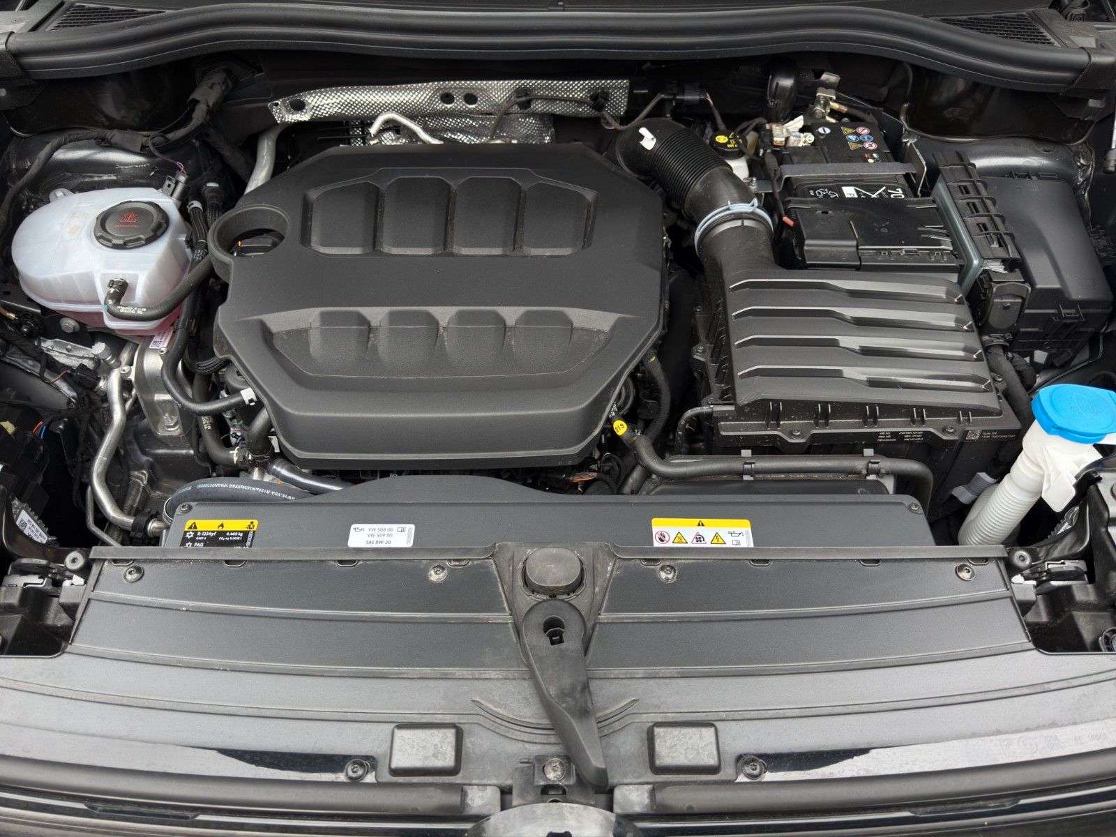 Fahrzeugabbildung Volkswagen Tiguan 2.0 TSI OPF 4MOTION DSG R-Line