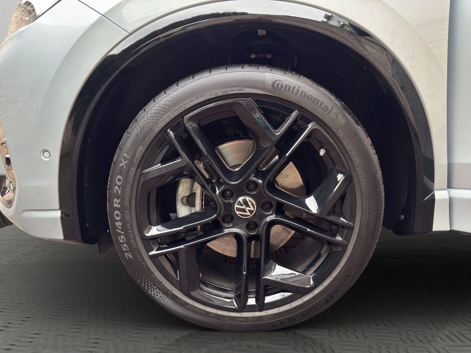 Fahrzeugabbildung Volkswagen Tiguan 2.0 TSI OPF 4MOTION DSG R-Line