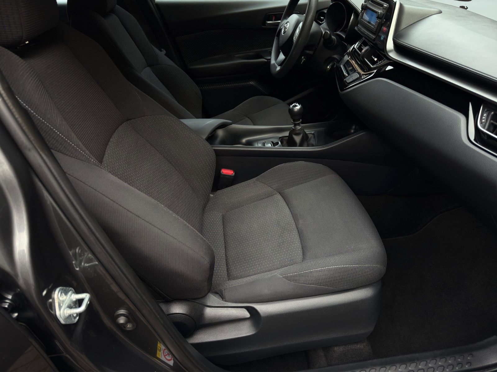 Fahrzeugabbildung Toyota C-HR 1.2 Turbo *1. Hand*Bluetooth*