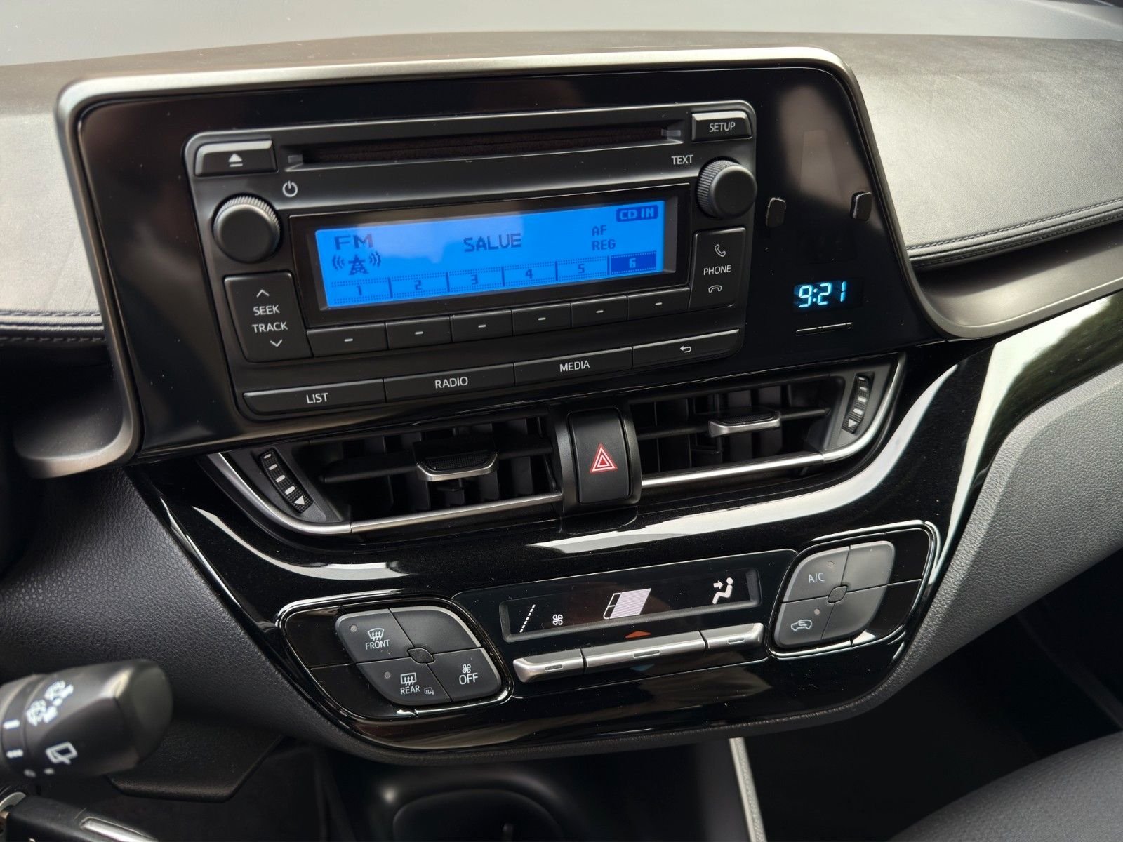 Fahrzeugabbildung Toyota C-HR 1.2 Turbo *1. Hand*Bluetooth*