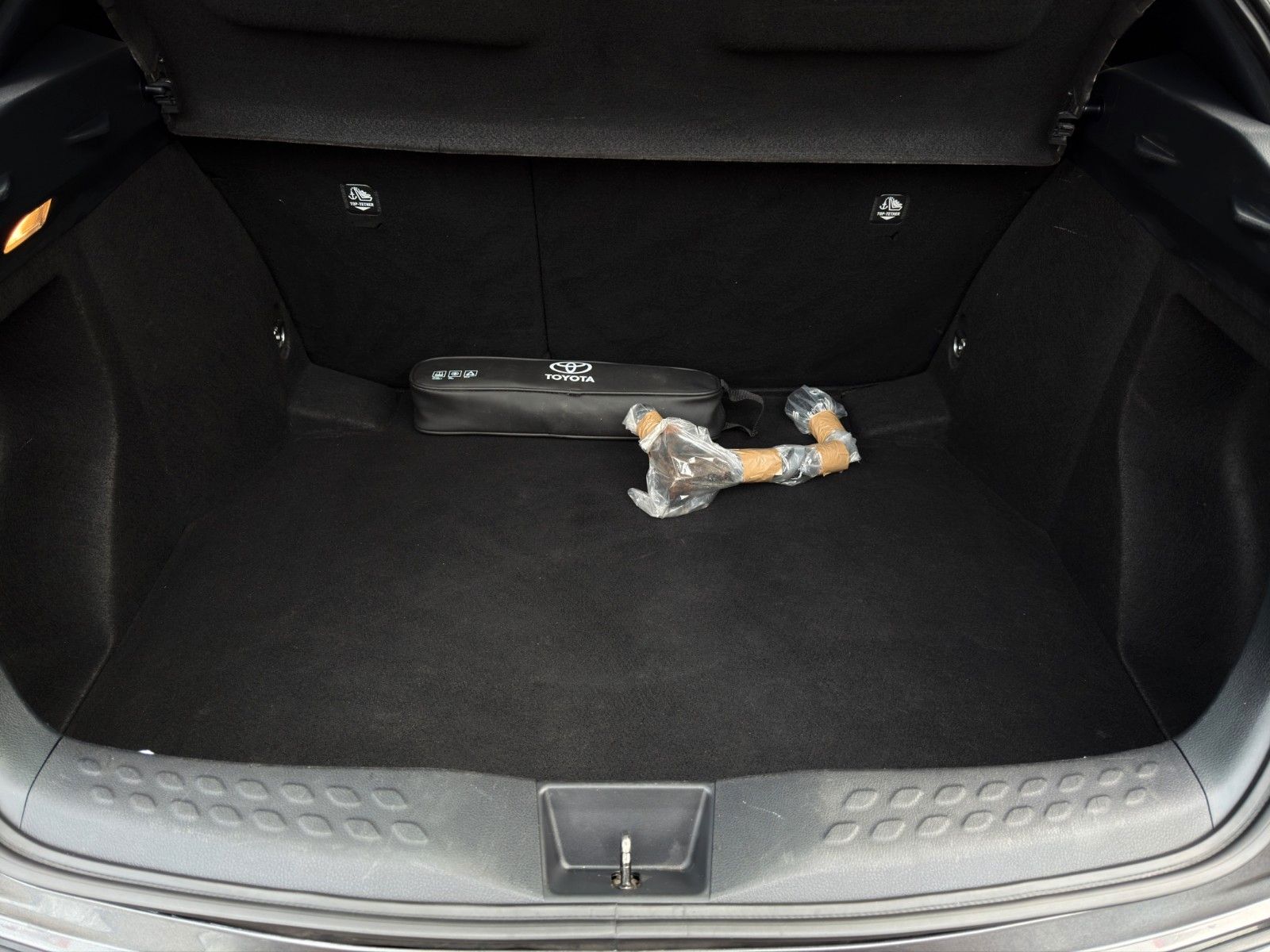 Fahrzeugabbildung Toyota C-HR 1.2 Turbo *1. Hand*Bluetooth*