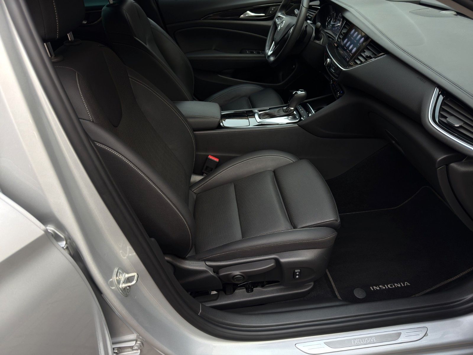 Fahrzeugabbildung Opel Insignia B Sports Tourer Business Innovation 4x4