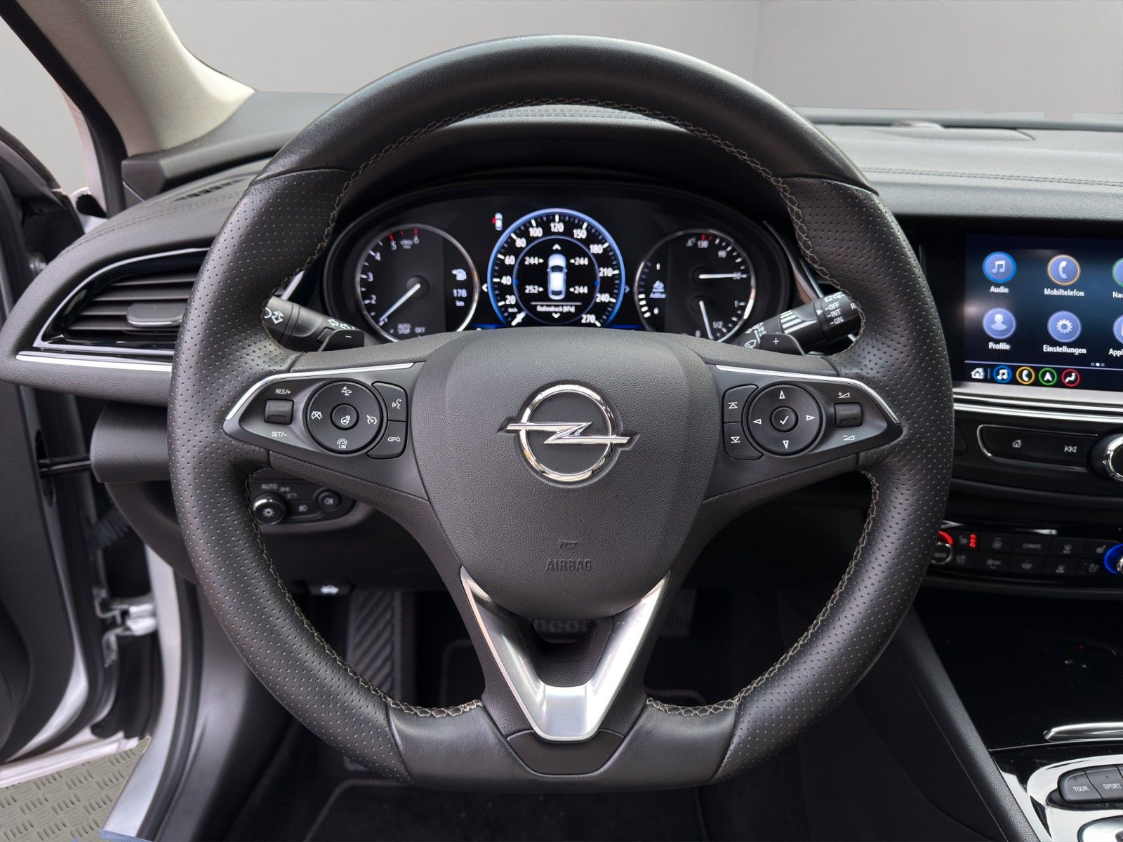 Fahrzeugabbildung Opel Insignia B Sports Tourer Business Innovation 4x4