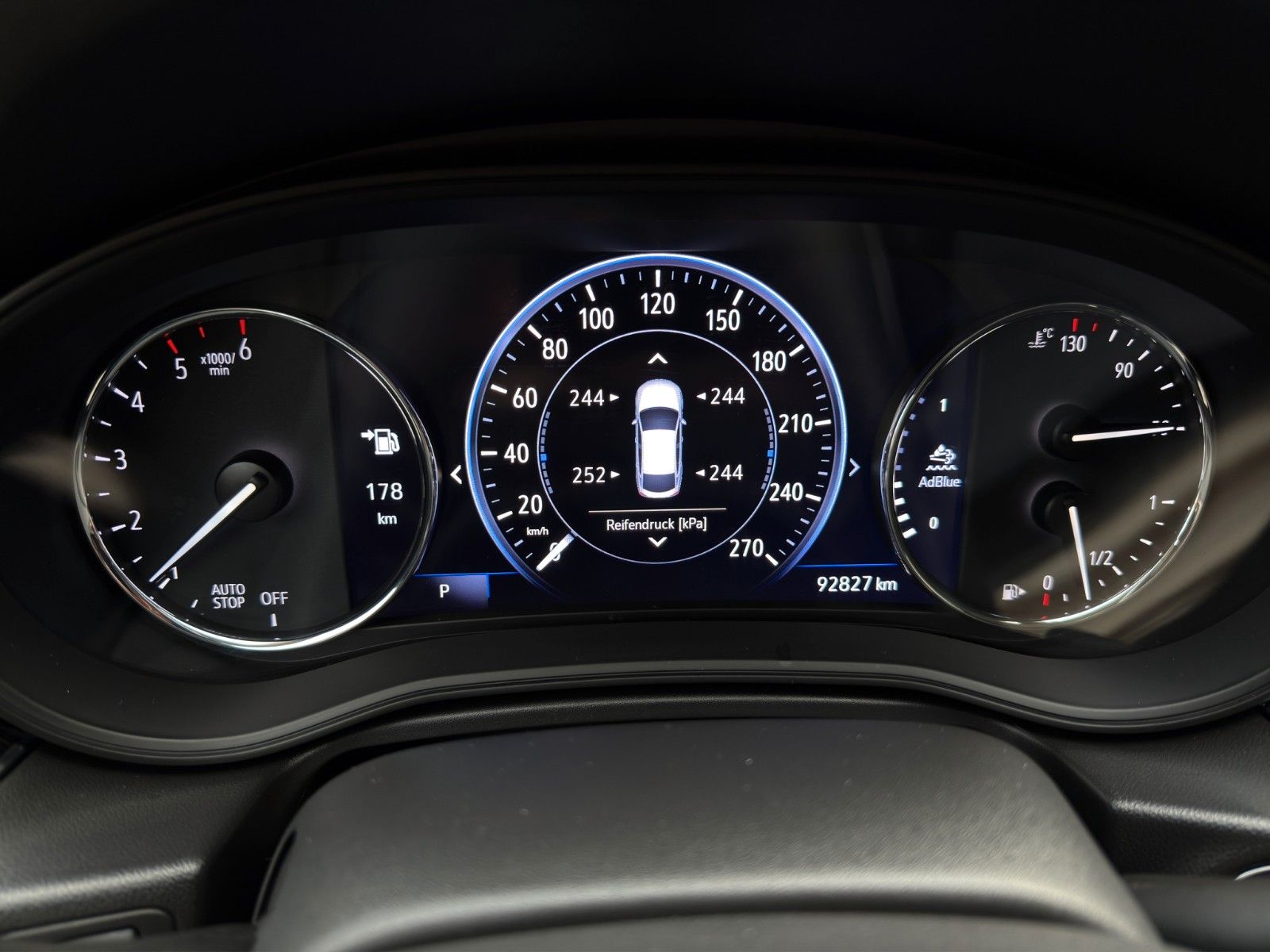 Fahrzeugabbildung Opel Insignia B Sports Tourer Business Innovation 4x4