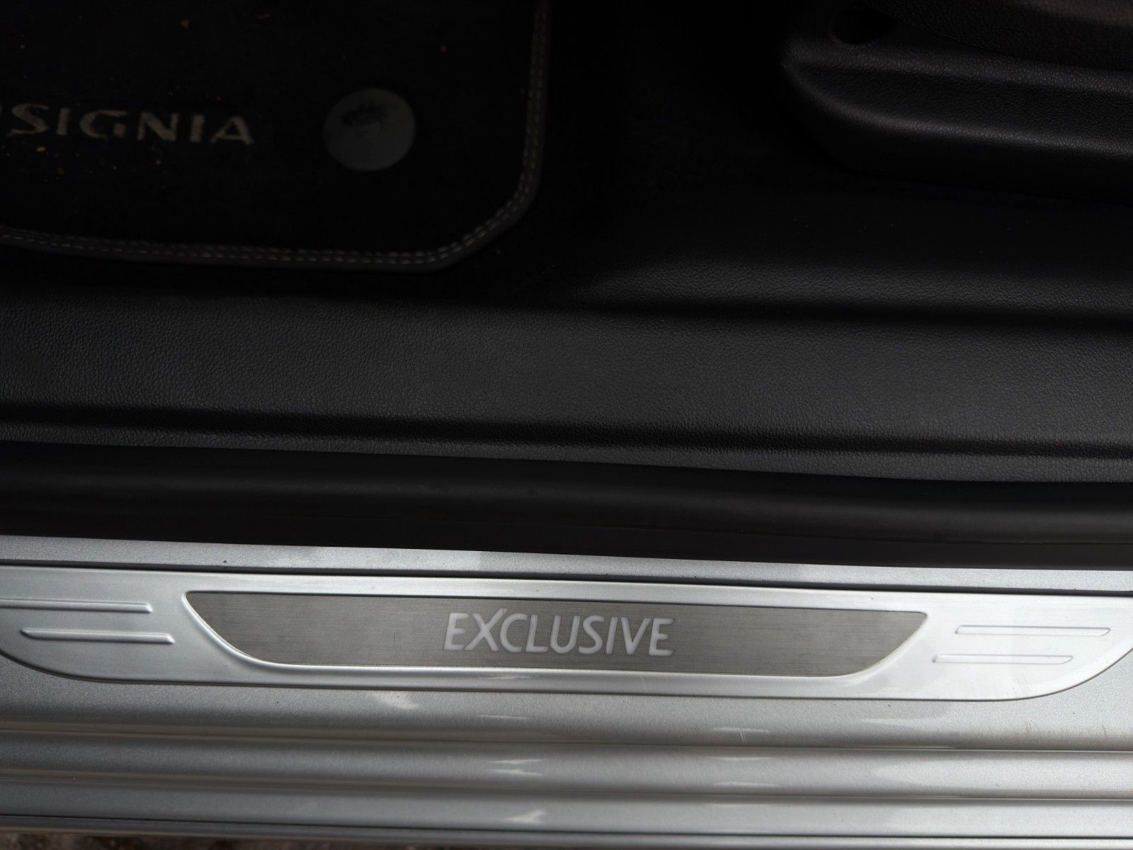 Fahrzeugabbildung Opel Insignia B Sports Tourer Business Innovation 4x4