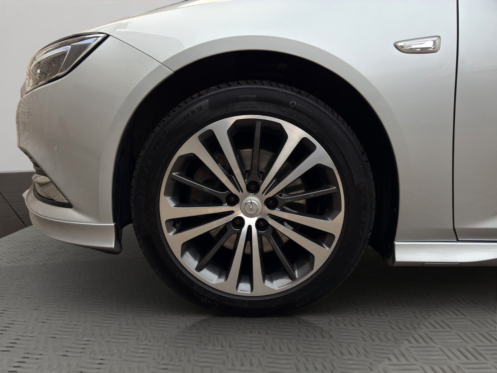 Fahrzeugabbildung Opel Insignia B Sports Tourer Business Innovation 4x4