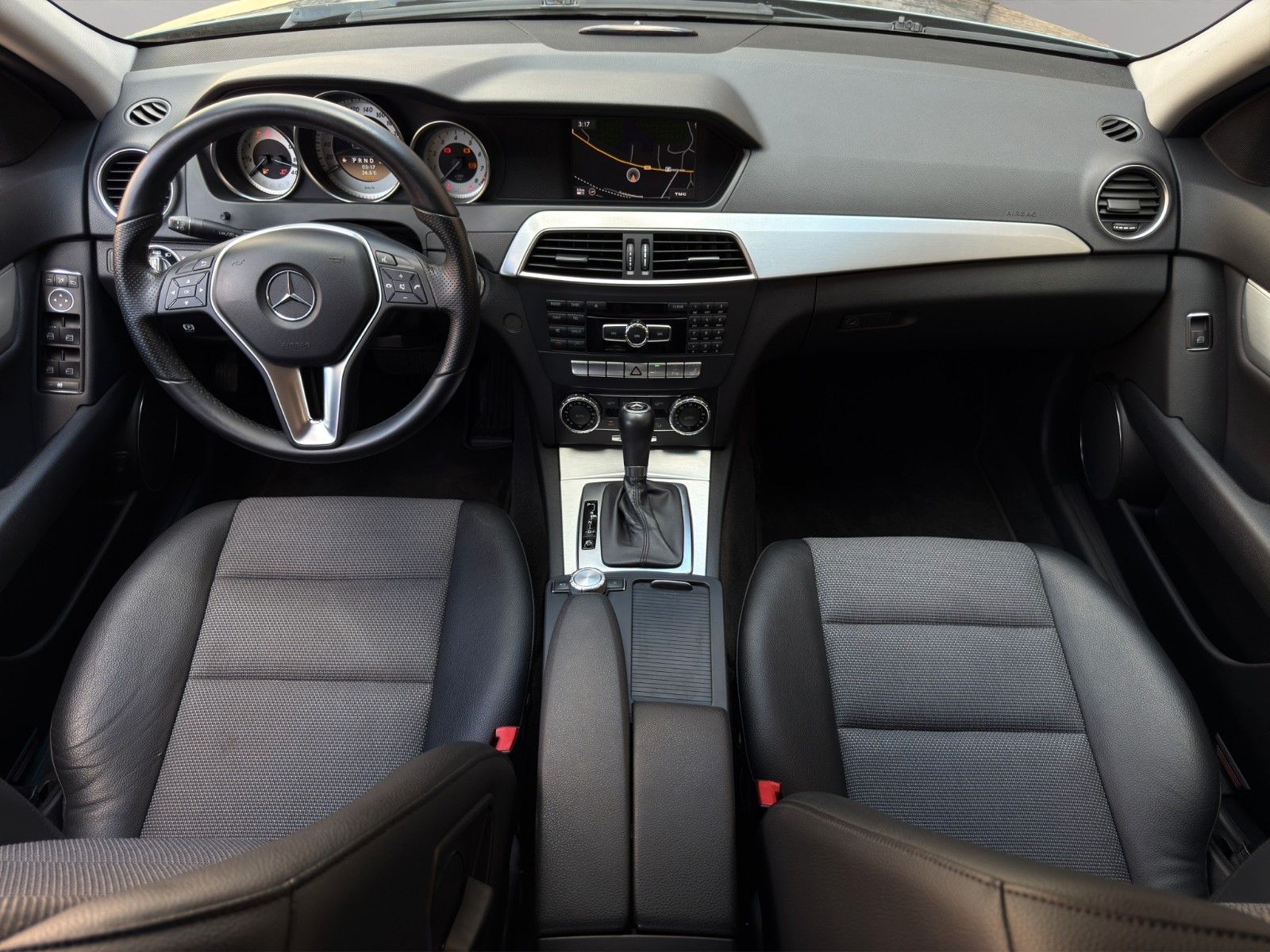 Fahrzeugabbildung Mercedes-Benz C 180 BlueEfficiency Avantgarde *Rückfahrkamera*
