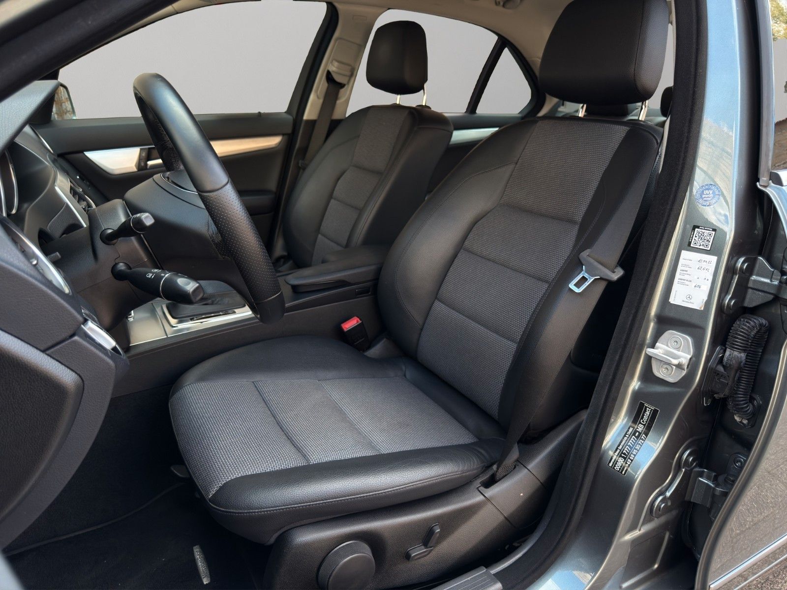 Fahrzeugabbildung Mercedes-Benz C 180 BlueEfficiency Avantgarde *Rückfahrkamera*