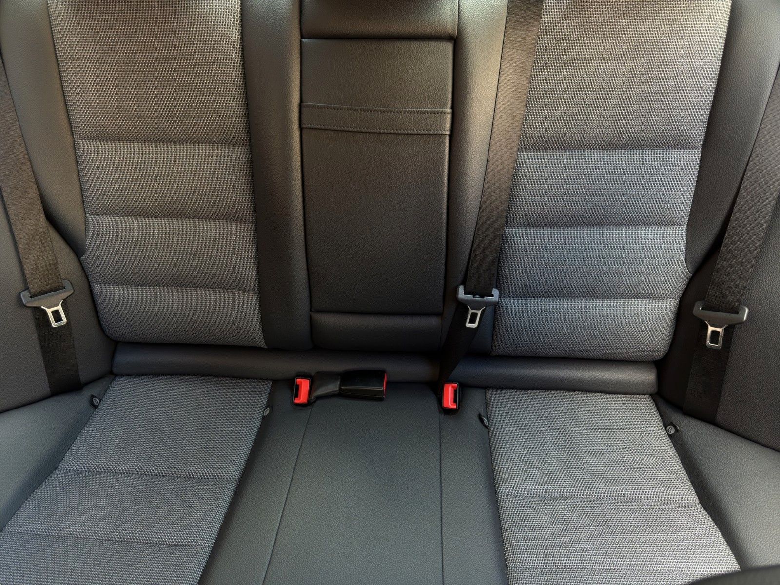 Fahrzeugabbildung Mercedes-Benz C 180 BlueEfficiency Avantgarde *Rückfahrkamera*