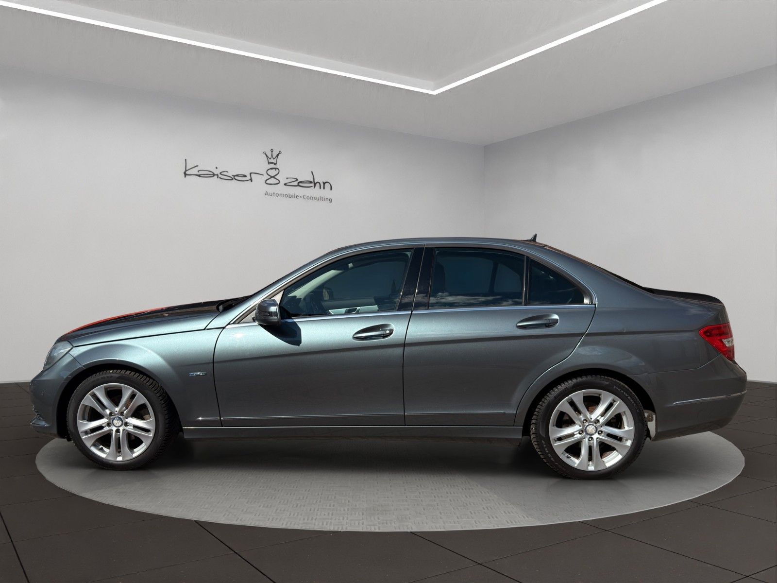 Fahrzeugabbildung Mercedes-Benz C 180 BlueEfficiency Avantgarde *Rückfahrkamera*