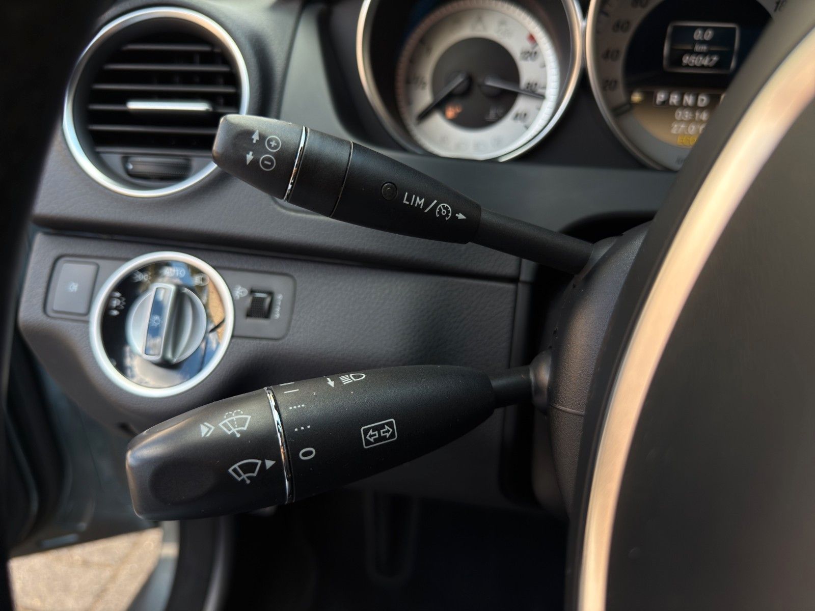 Fahrzeugabbildung Mercedes-Benz C 180 BlueEfficiency Avantgarde *Rückfahrkamera*