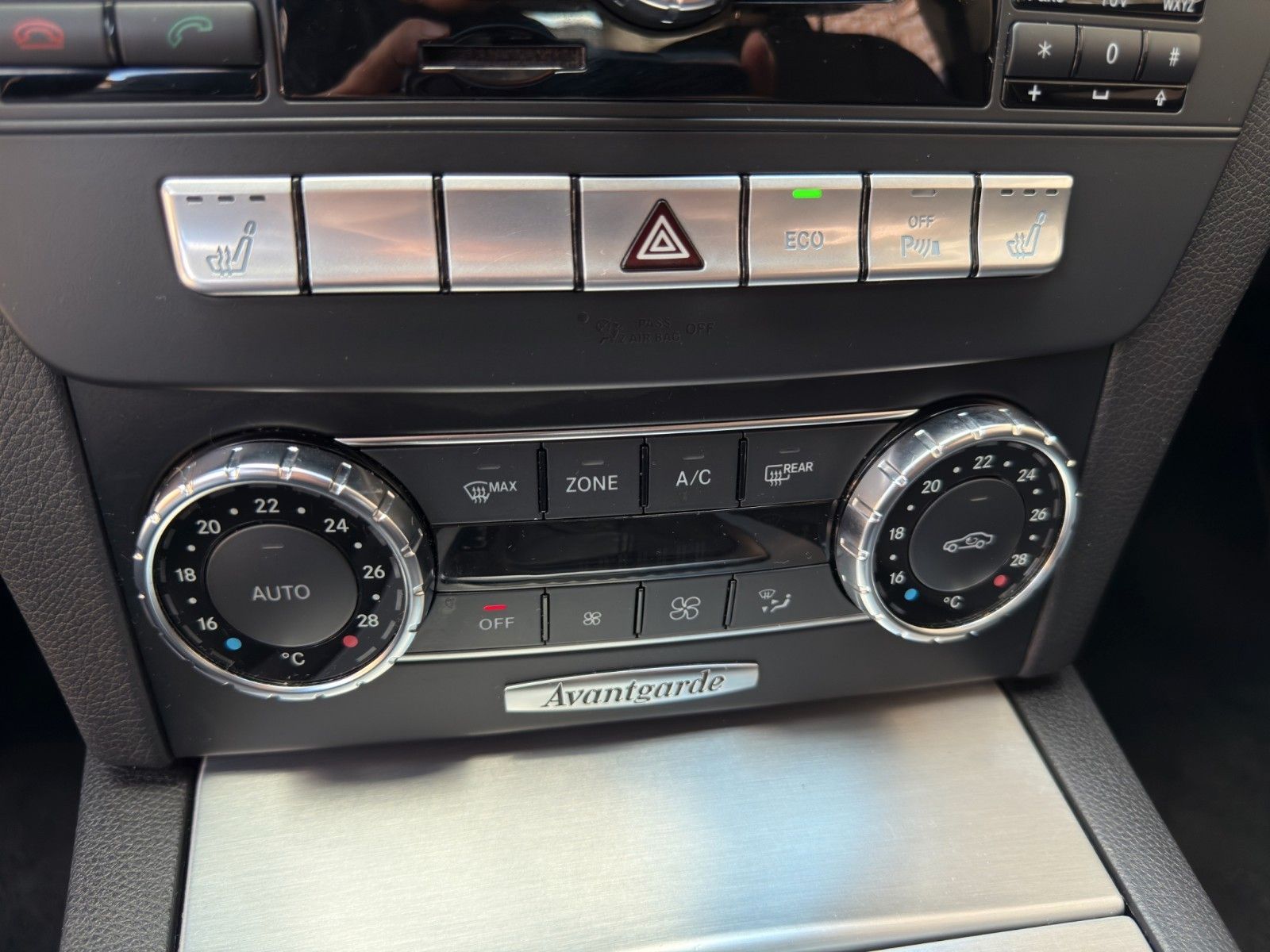 Fahrzeugabbildung Mercedes-Benz C 180 BlueEfficiency Avantgarde *Rückfahrkamera*