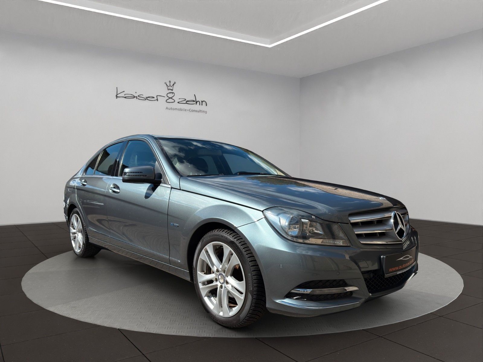 Fahrzeugabbildung Mercedes-Benz C 180 BlueEfficiency Avantgarde *Rückfahrkamera*