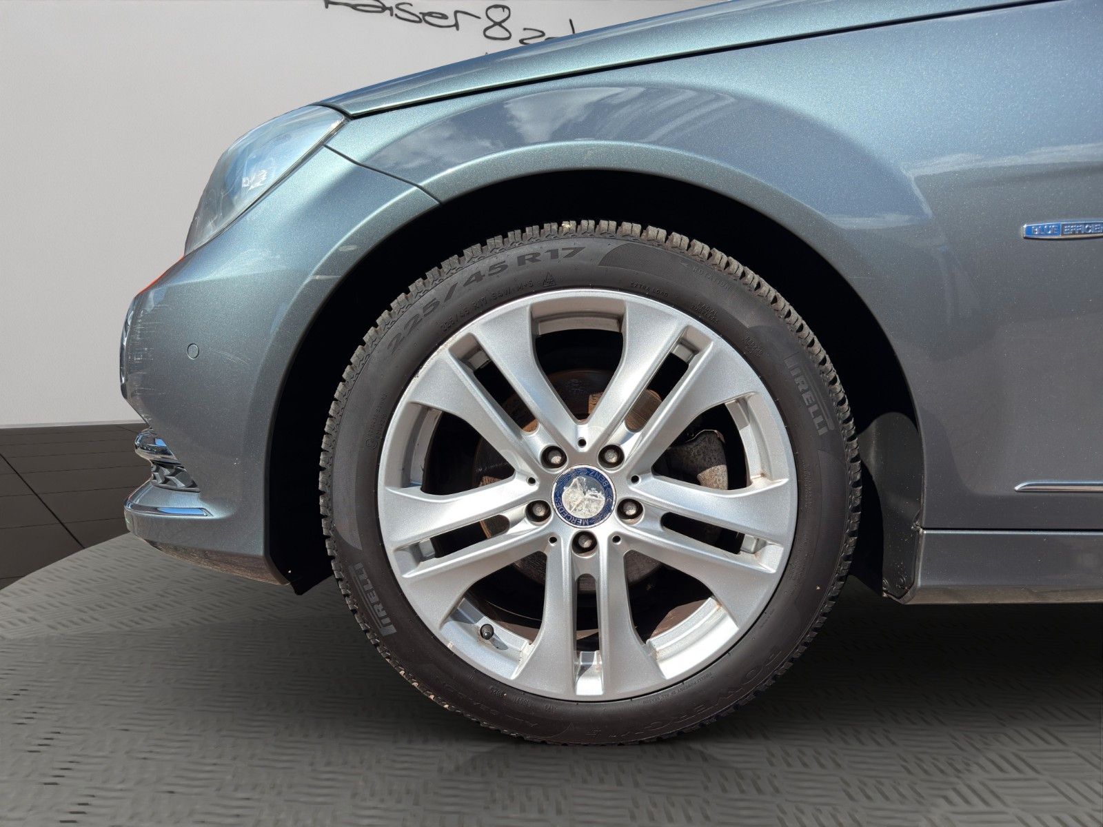 Fahrzeugabbildung Mercedes-Benz C 180 BlueEfficiency Avantgarde *Rückfahrkamera*