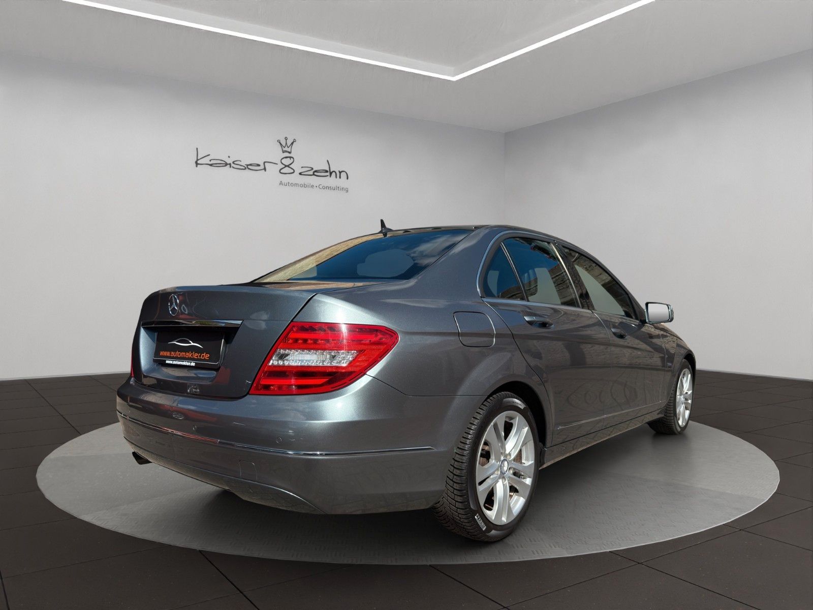 Fahrzeugabbildung Mercedes-Benz C 180 BlueEfficiency Avantgarde *Rückfahrkamera*