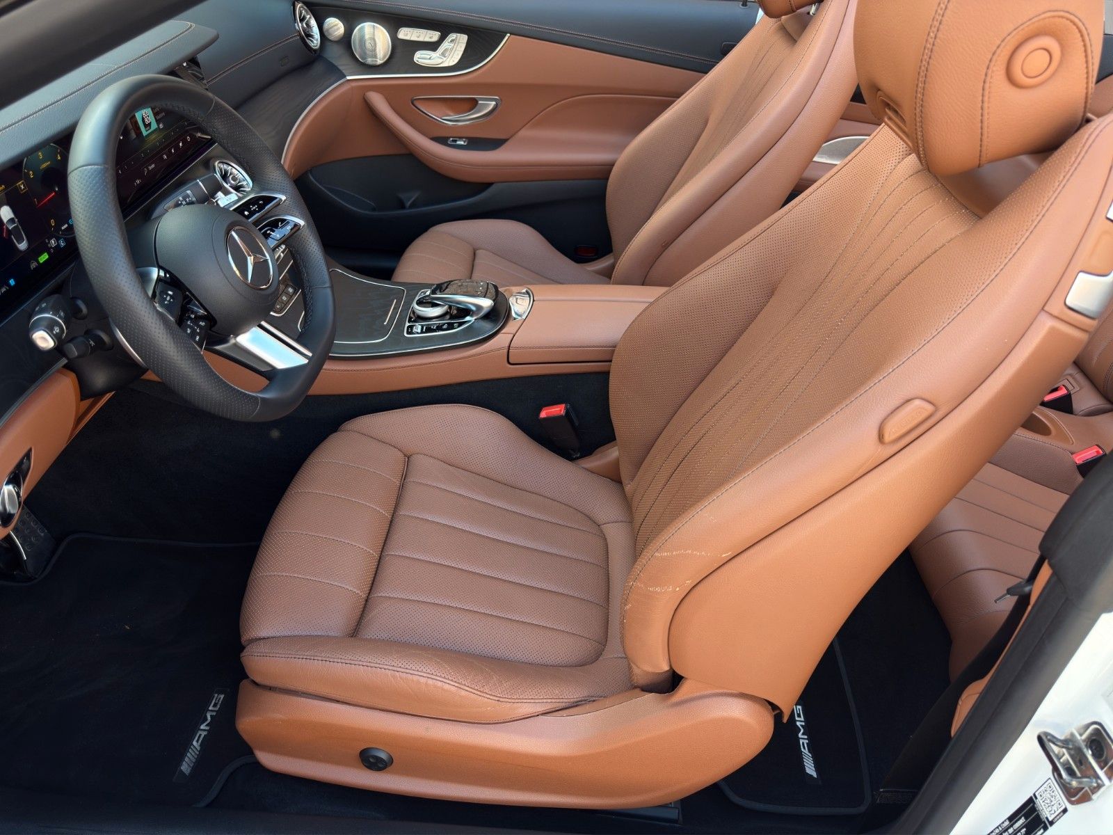 Fahrzeugabbildung Mercedes-Benz E 300d Cabriolet AMG-Line *2.Hand*Burmester*