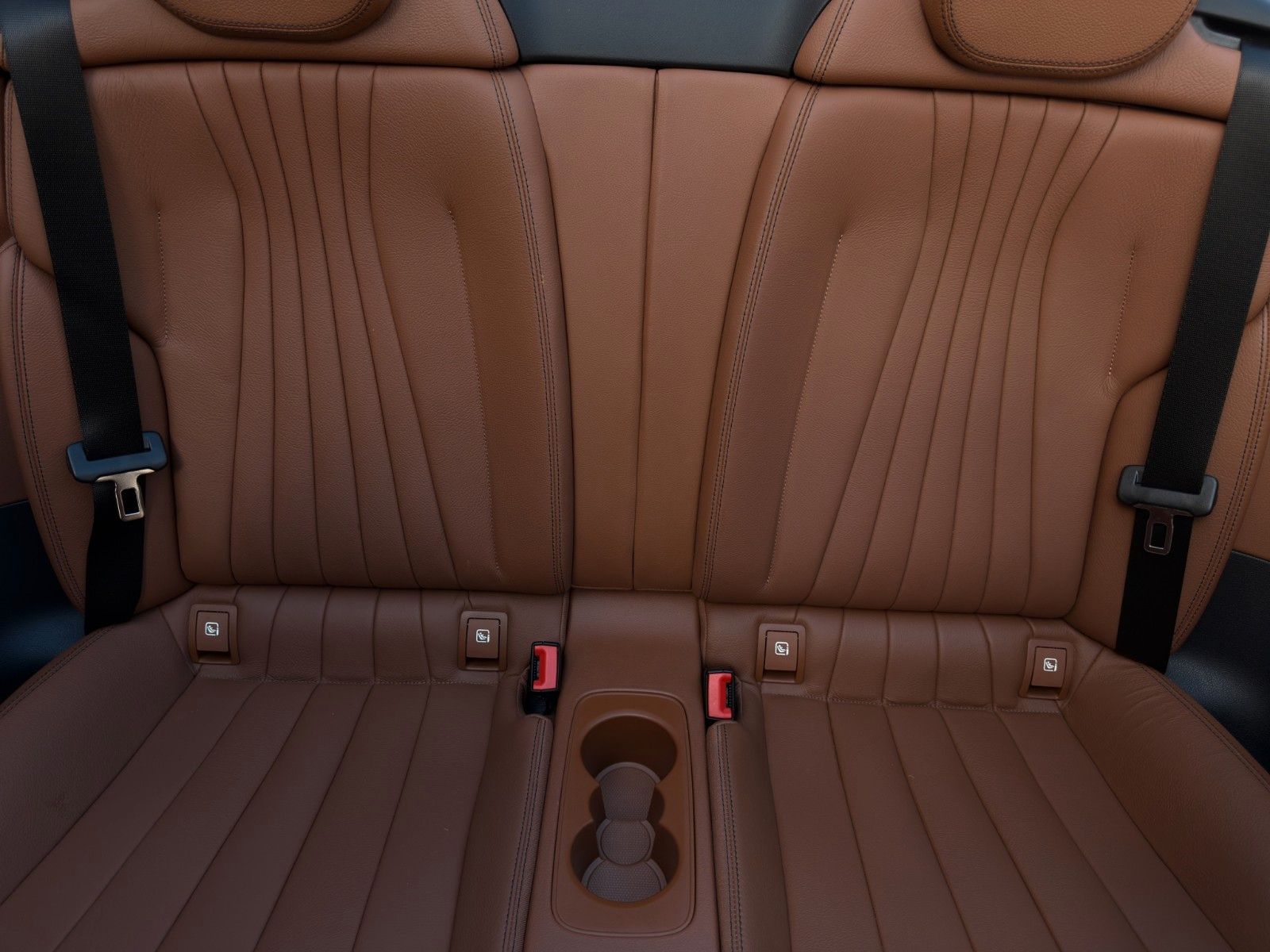 Fahrzeugabbildung Mercedes-Benz E 300d Cabriolet AMG-Line *2.Hand*Burmester*