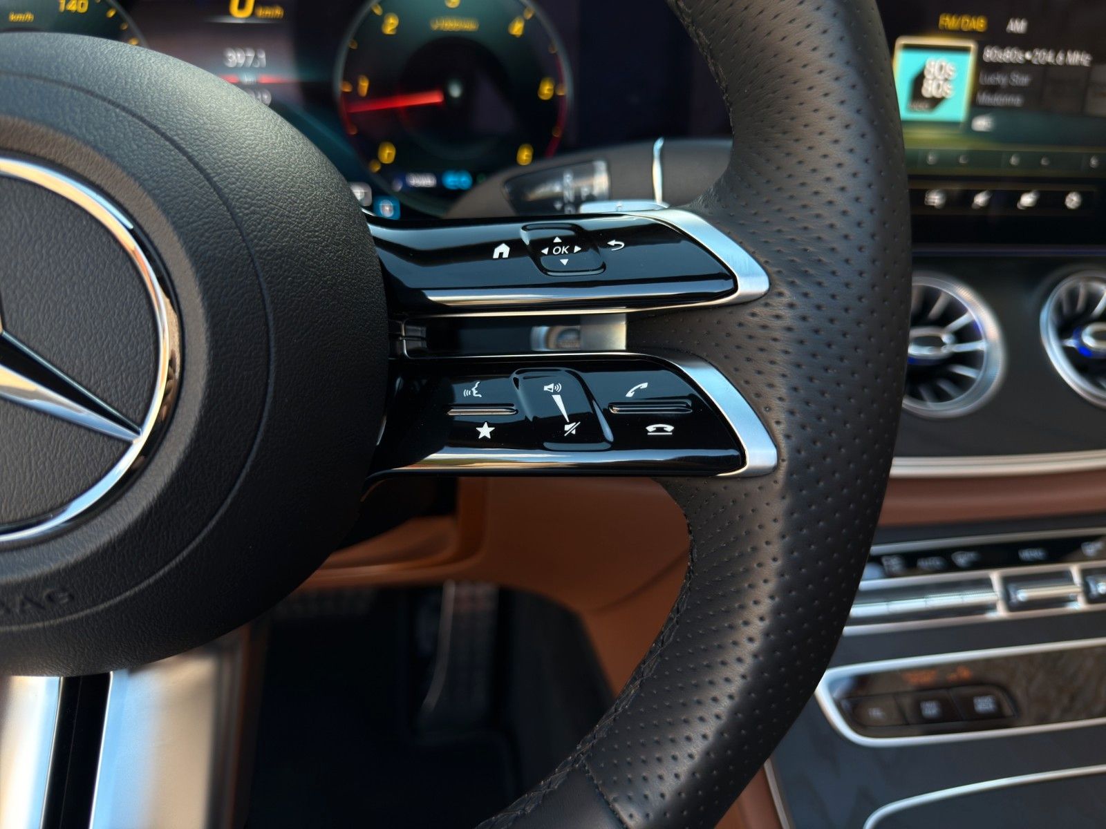 Fahrzeugabbildung Mercedes-Benz E 300d Cabriolet AMG-Line *2.Hand*Burmester*