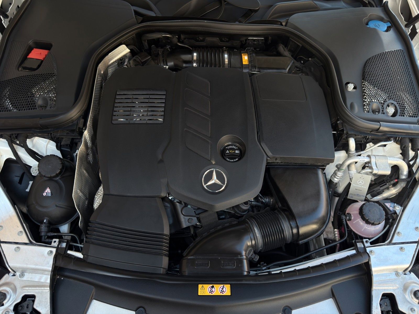 Fahrzeugabbildung Mercedes-Benz E 300d Cabriolet AMG-Line *2.Hand*Burmester*