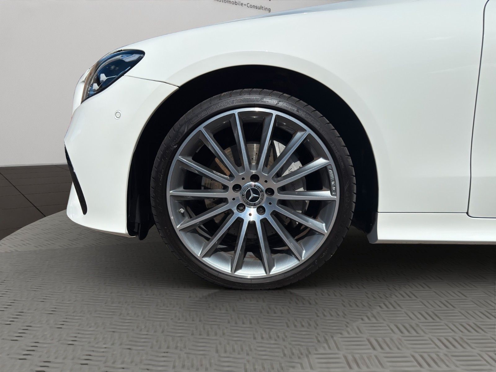 Fahrzeugabbildung Mercedes-Benz E 300d Cabriolet AMG-Line *2.Hand*Burmester*