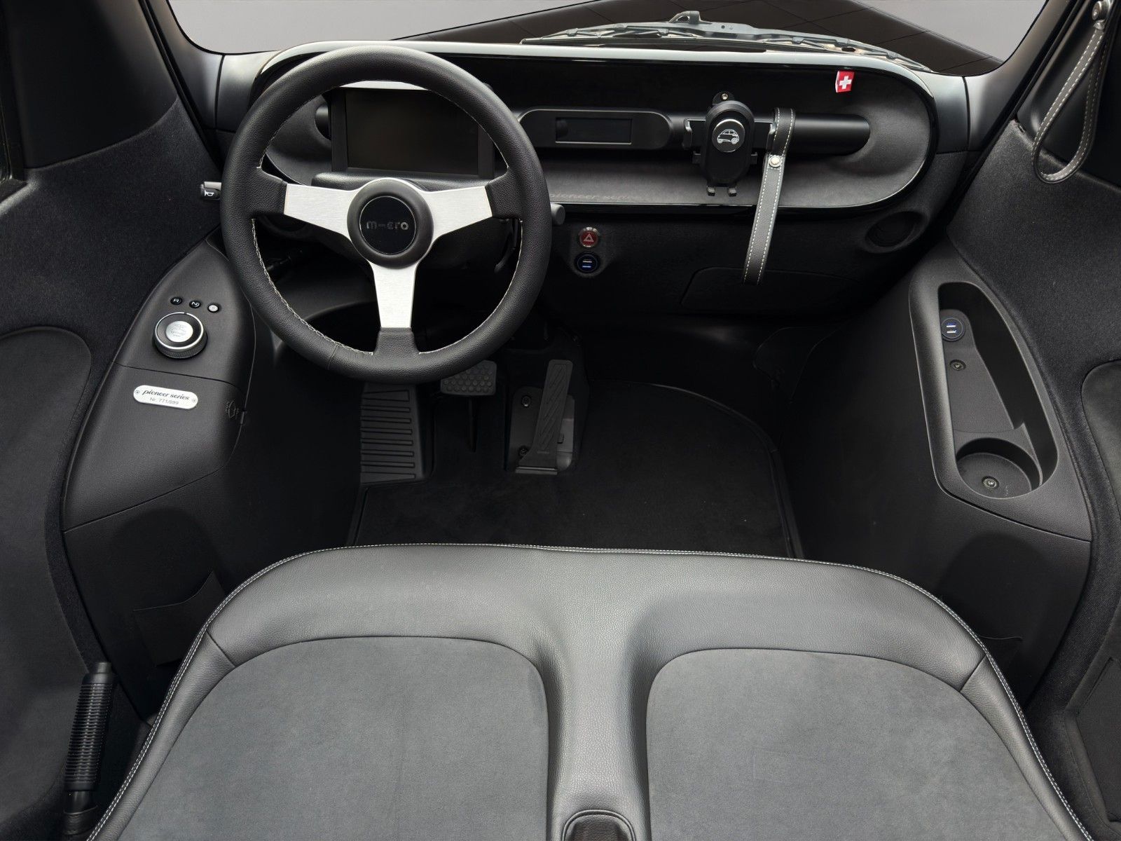 Fahrzeugabbildung Microlino Pioneer Edition Turin Aluminum Matt *L7*Faltdach