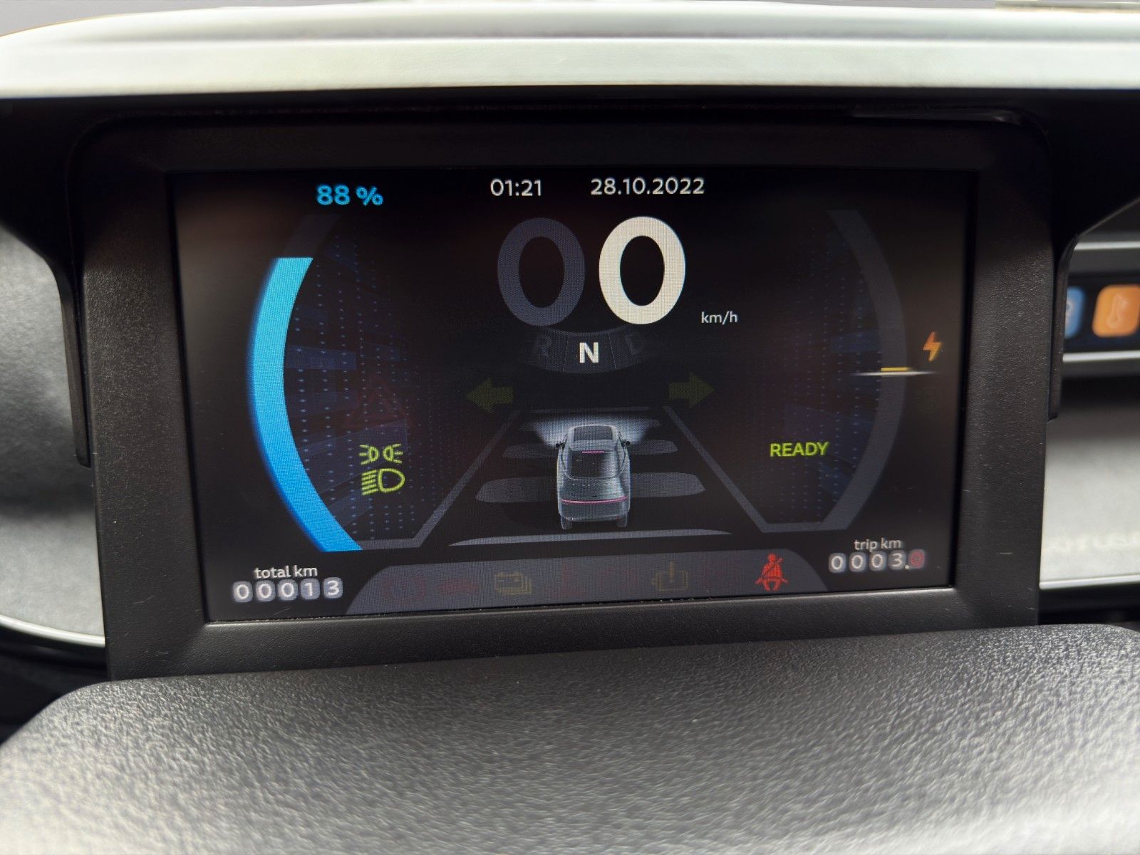 Fahrzeugabbildung Microlino Pioneer Edition Turin Aluminum Matt *L7*Faltdach