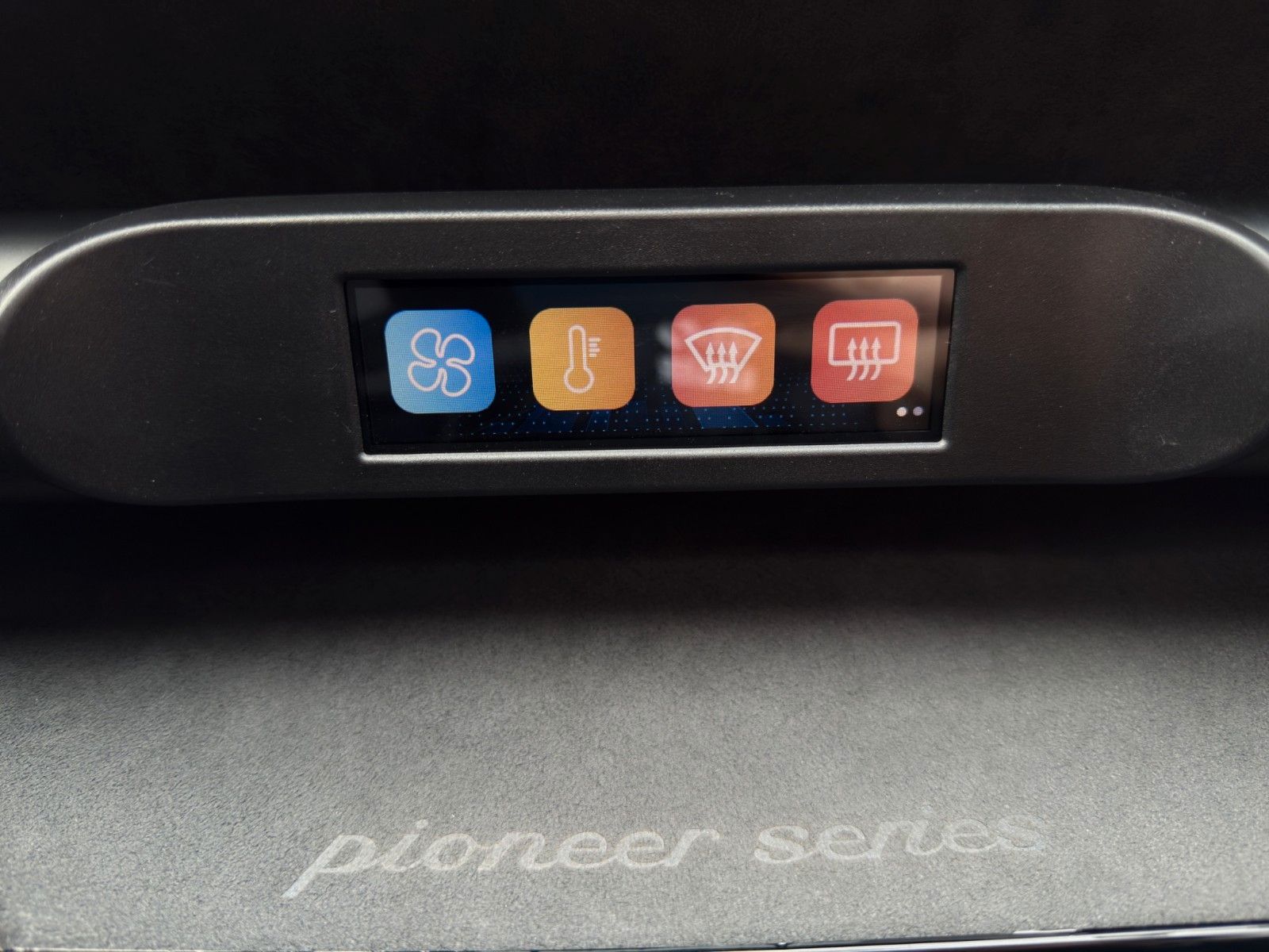 Fahrzeugabbildung Microlino Pioneer Edition Turin Aluminum Matt *L7*Faltdach