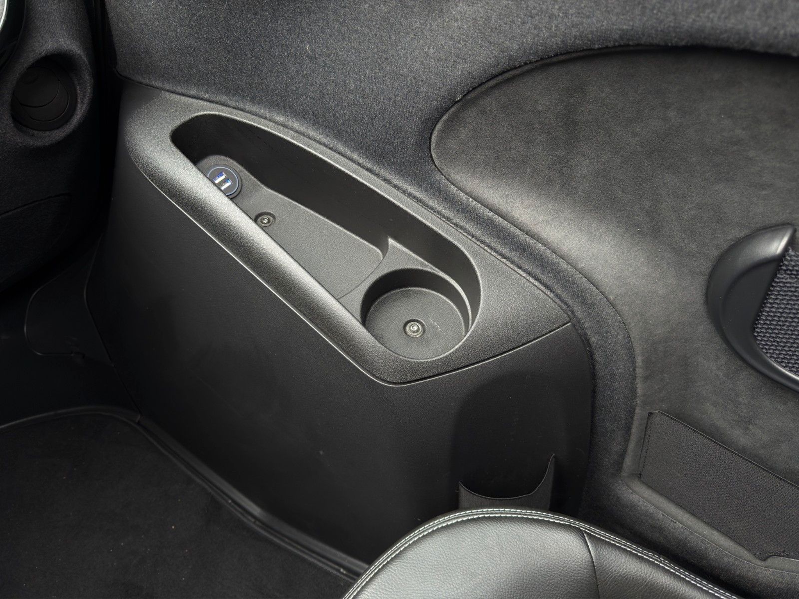 Fahrzeugabbildung Microlino Pioneer Edition Turin Aluminum Matt *L7*Faltdach