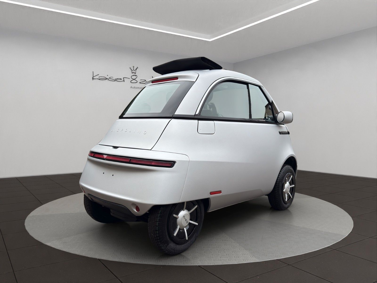 Fahrzeugabbildung Microlino Pioneer Edition Turin Aluminum Matt *L7*Faltdach