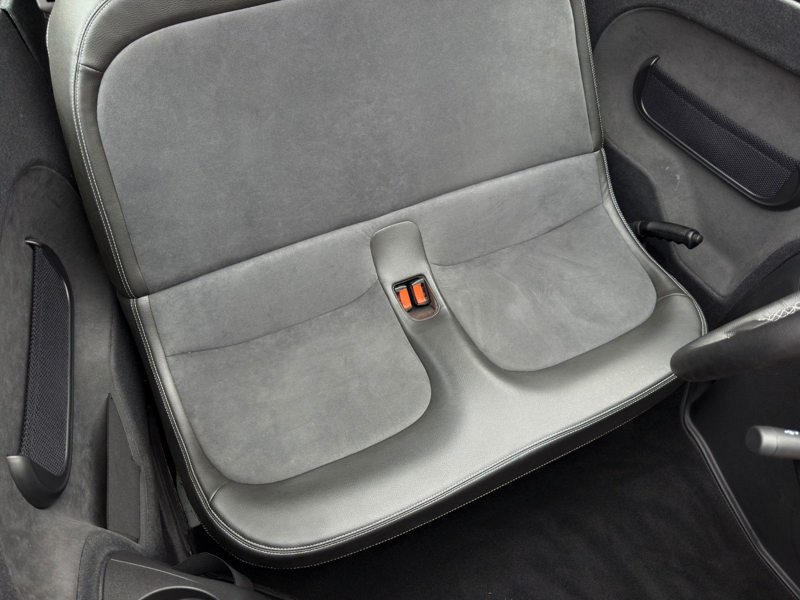 Fahrzeugabbildung Microlino Pioneer Edition Turin Aluminum Matt *L7*Faltdach