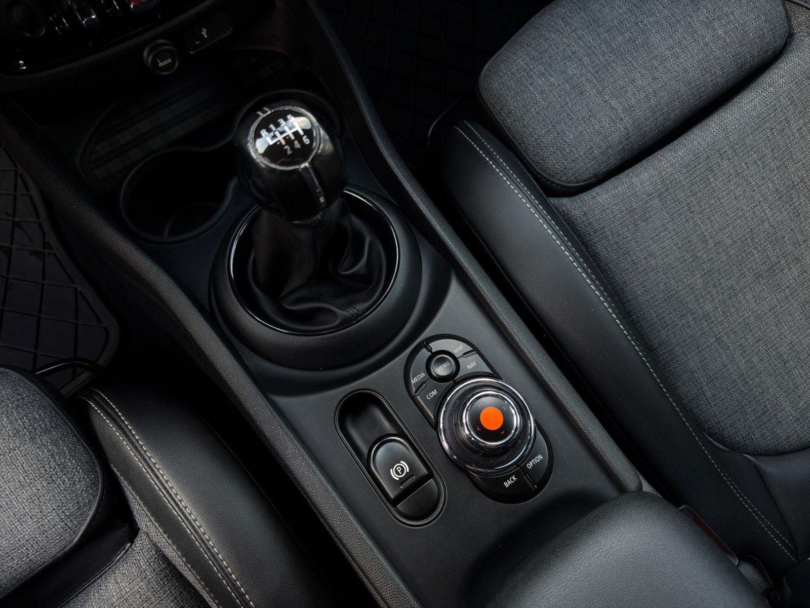 Fahrzeugabbildung MINI Cooper Clubman *PDC*CarPlay*Chili-Paket*