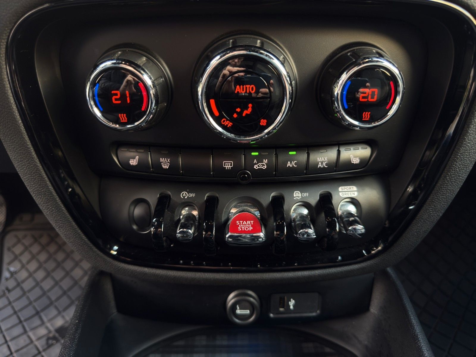 Fahrzeugabbildung MINI Cooper Clubman *PDC*CarPlay*Chili-Paket*