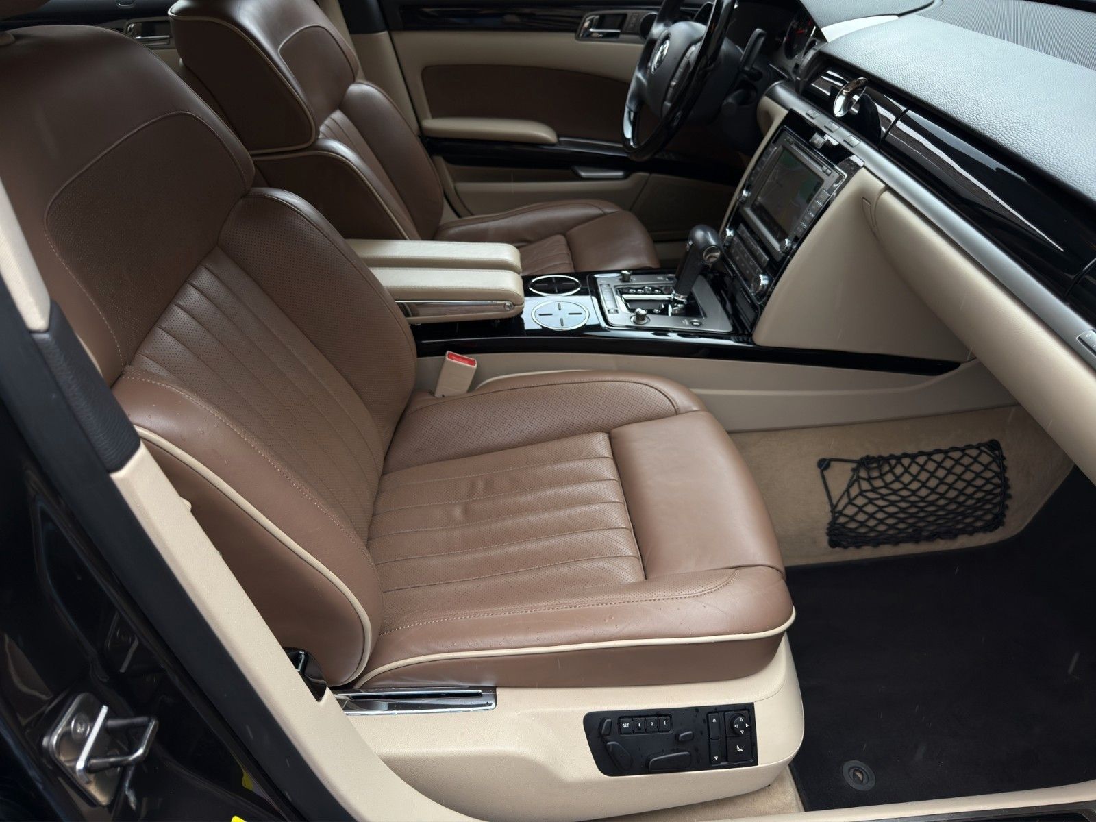 Fahrzeugabbildung Volkswagen Phaeton V6 TDI 4-Sitzer 4Motion *VW Exclusive*