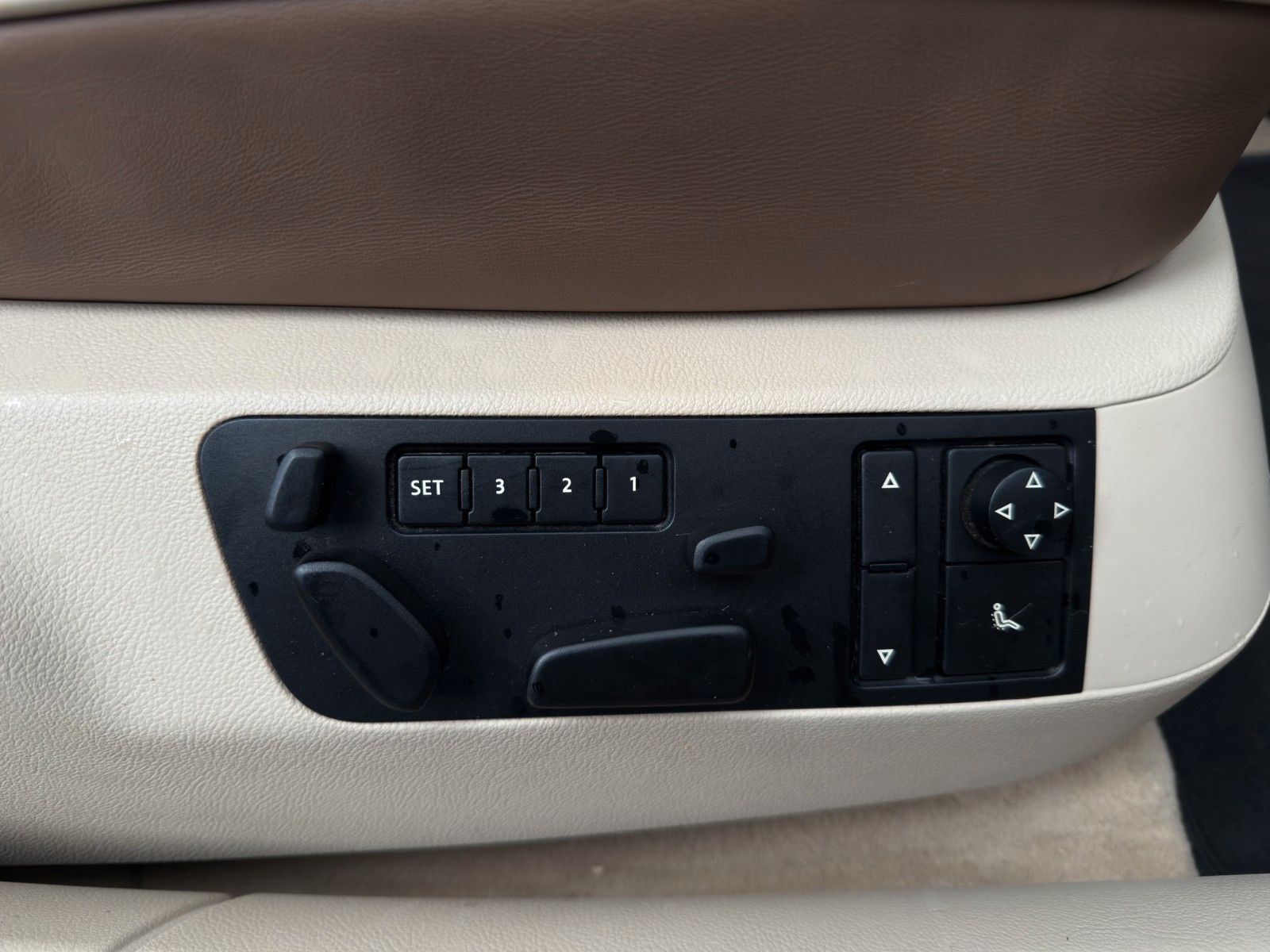 Fahrzeugabbildung Volkswagen Phaeton V6 TDI 4-Sitzer 4Motion *VW Exclusive*