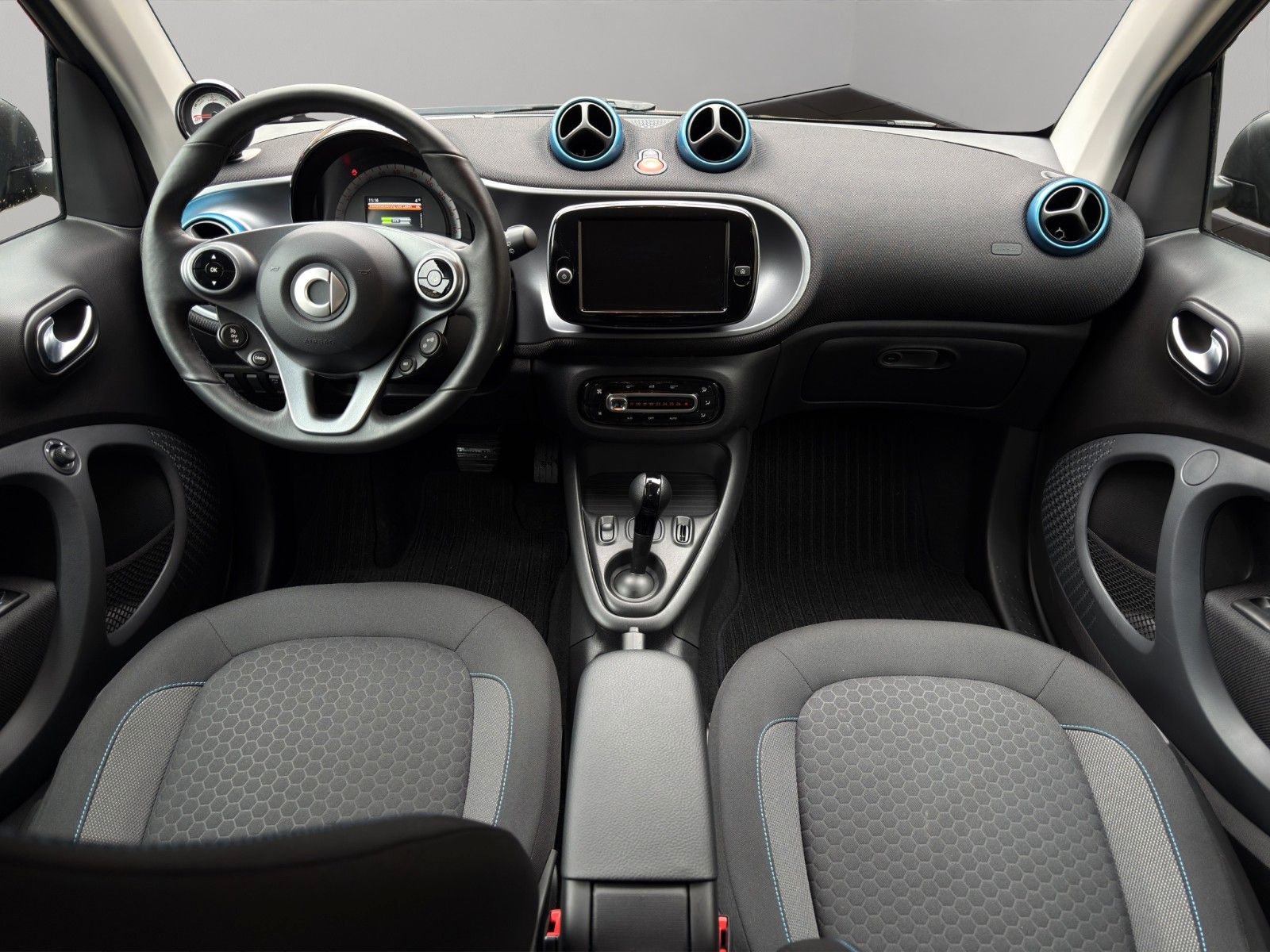 Fahrzeugabbildung Smart ForTwo Coupé EQ Passion *1. Hand*22kW-Bordlader*