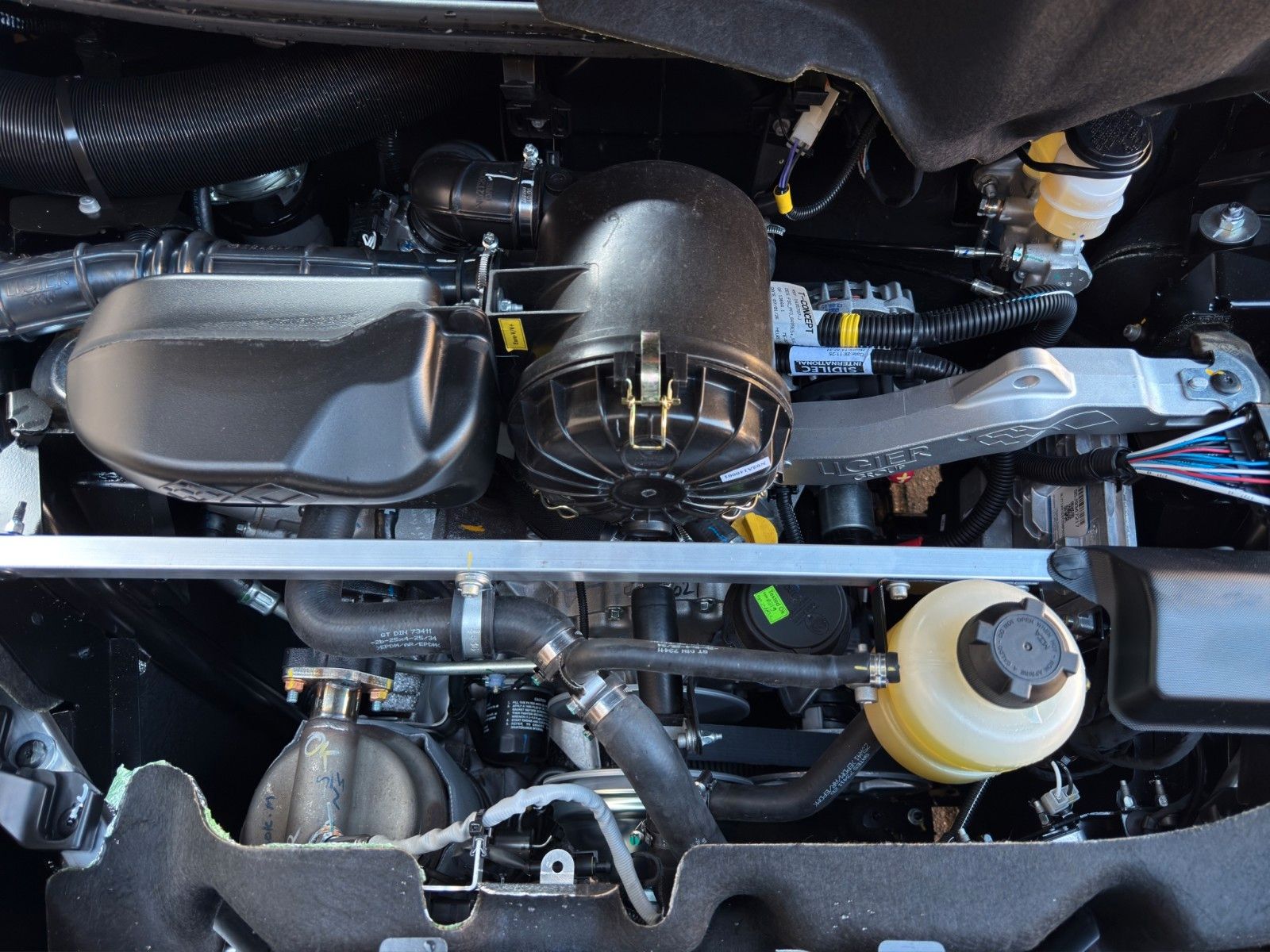 Fahrzeugabbildung Ligier JS 50 D Elite E5+*sofort*CarPlay*Rückfahrkamera*