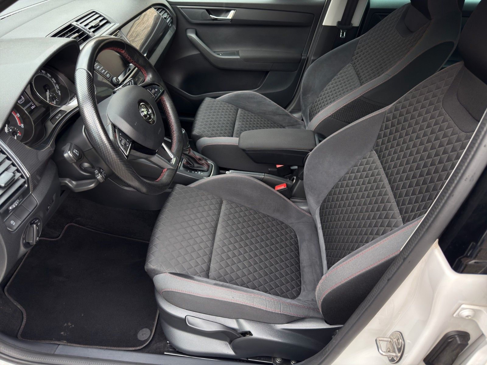 Fahrzeugabbildung SKODA Fabia R5 *2.Hand* *1 of 1.300*