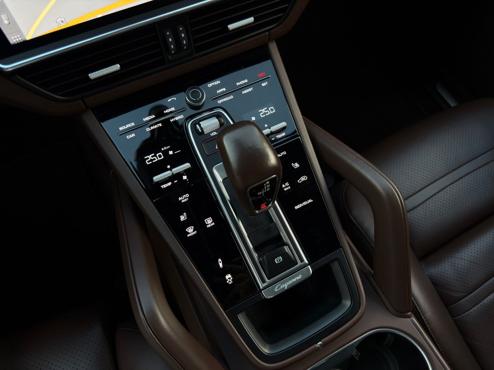 Fahrzeugabbildung Porsche Cayenne E-Hybrid *Sport-Chrono-Paket*