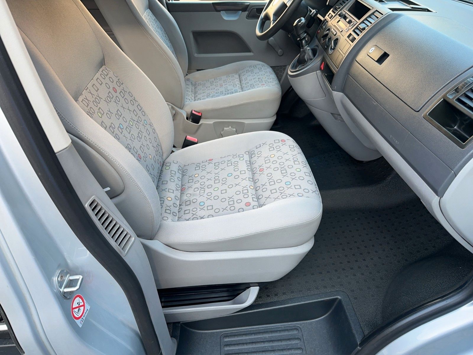 Fahrzeugabbildung Volkswagen T5 Shuttle lang