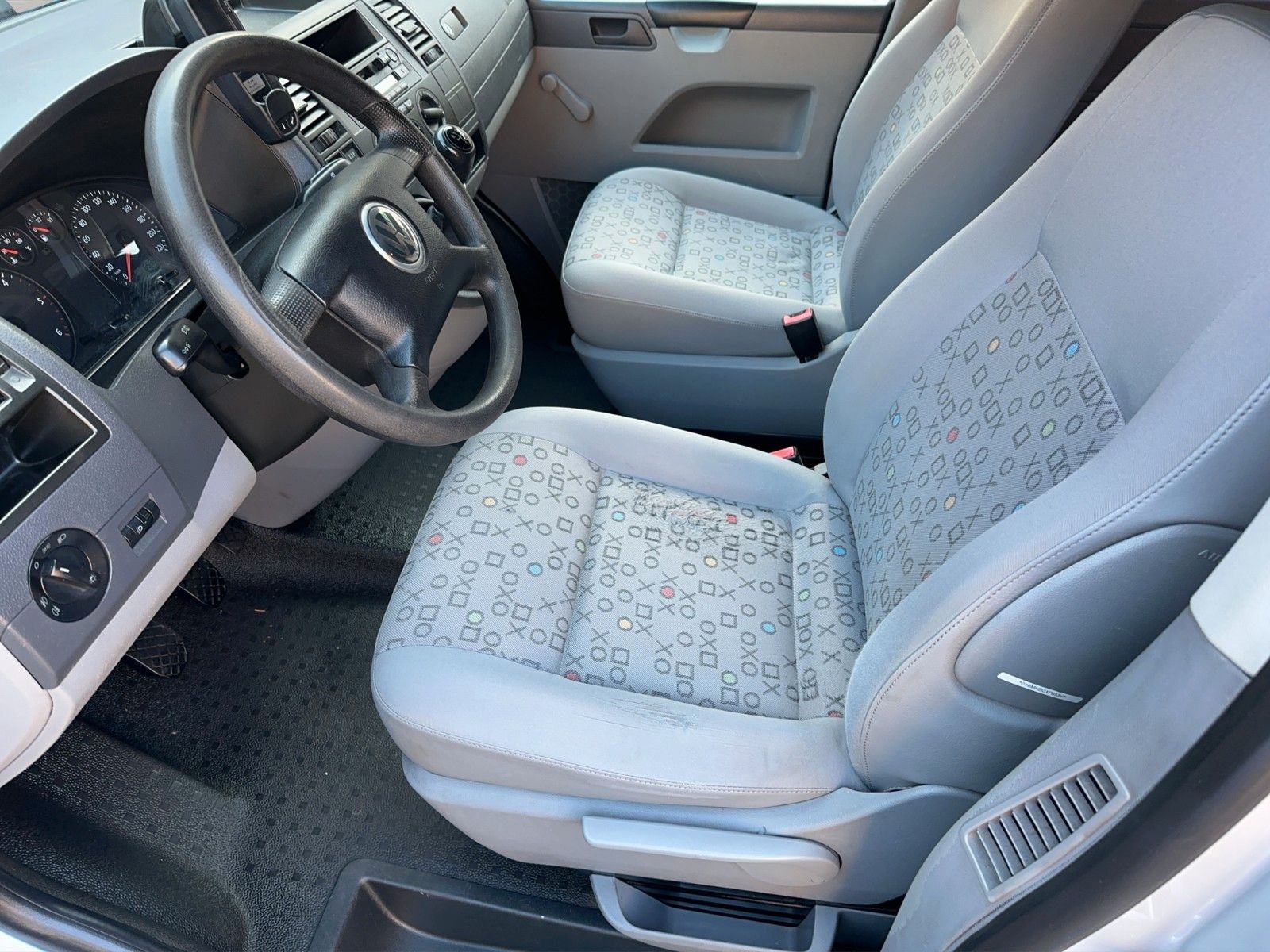 Fahrzeugabbildung Volkswagen T5 Shuttle lang