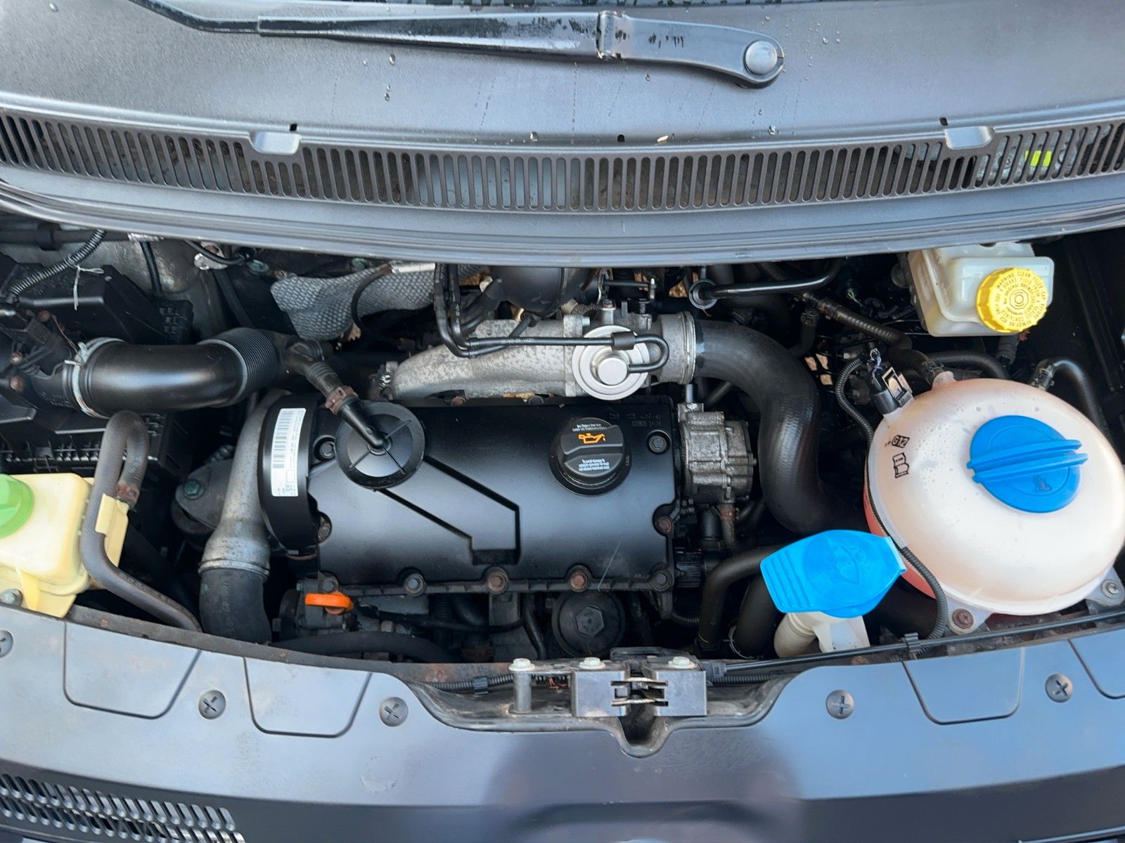 Fahrzeugabbildung Volkswagen T5 Shuttle lang