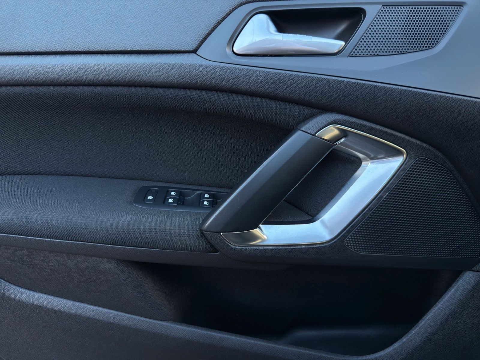 Fahrzeugabbildung Peugeot 308 Active *2.Hand*Rückfahrkamera*Sitzheizung*