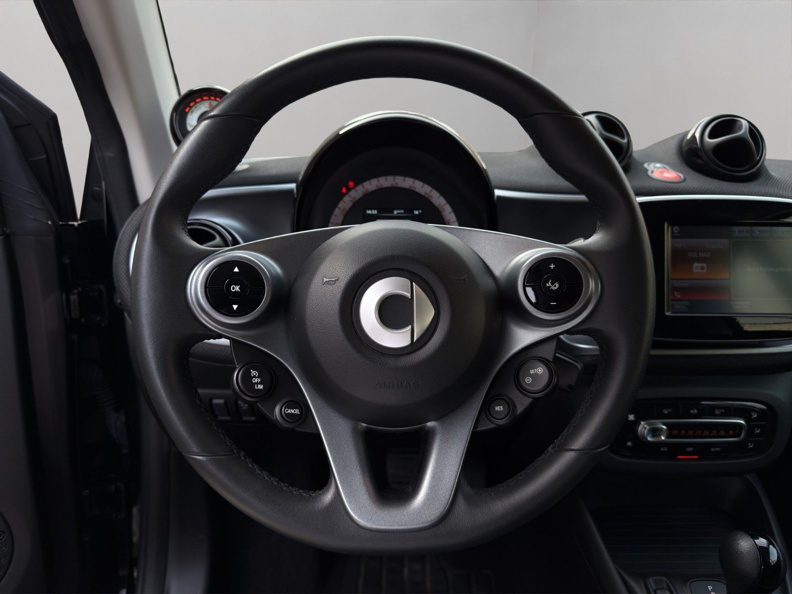 Fahrzeugabbildung Smart ForTwo Coupé EQ Passion *2.Hand*22-Kw-Bordlader*