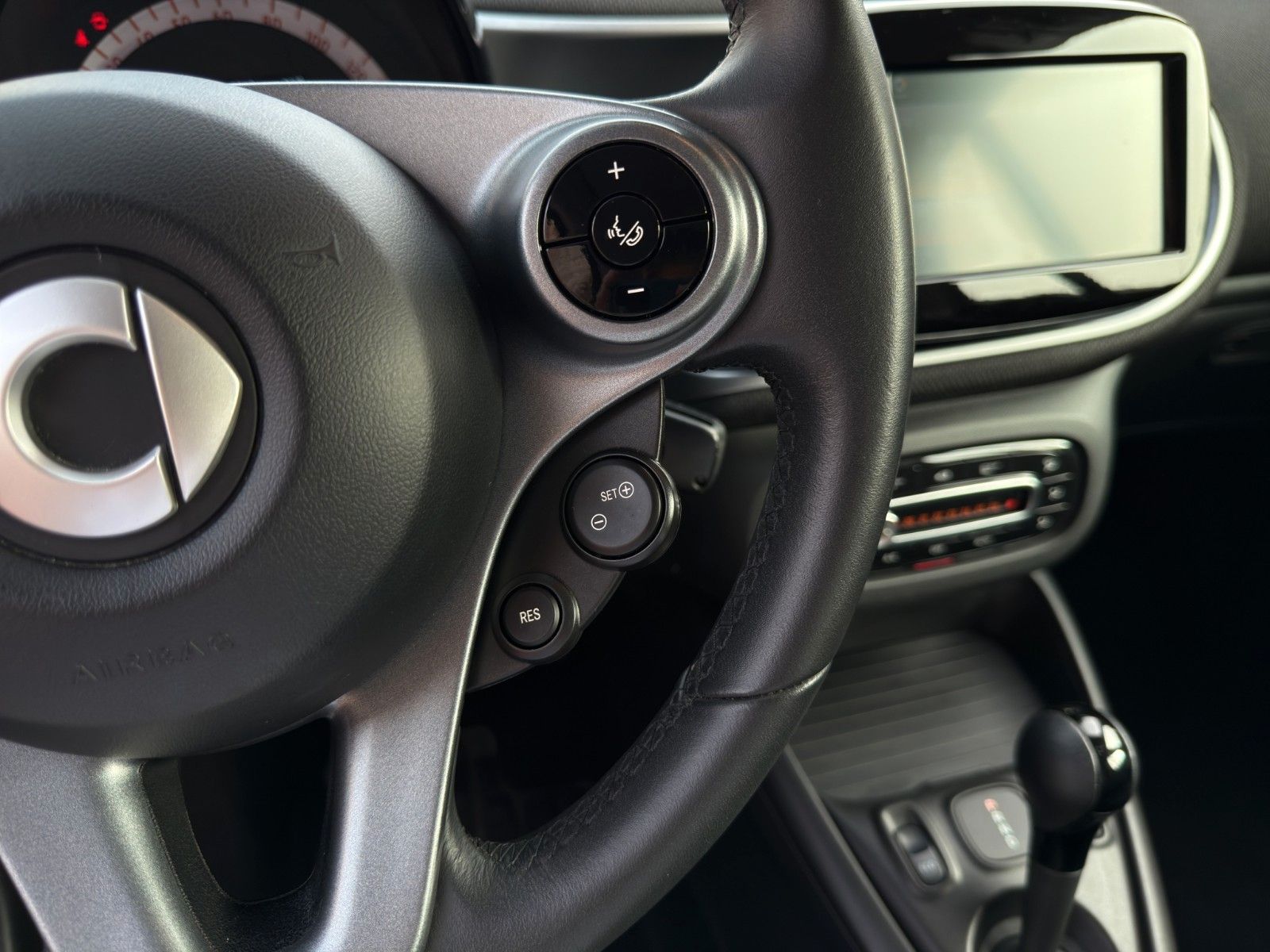 Fahrzeugabbildung Smart ForTwo Coupé EQ Passion *2.Hand*22-Kw-Bordlader*