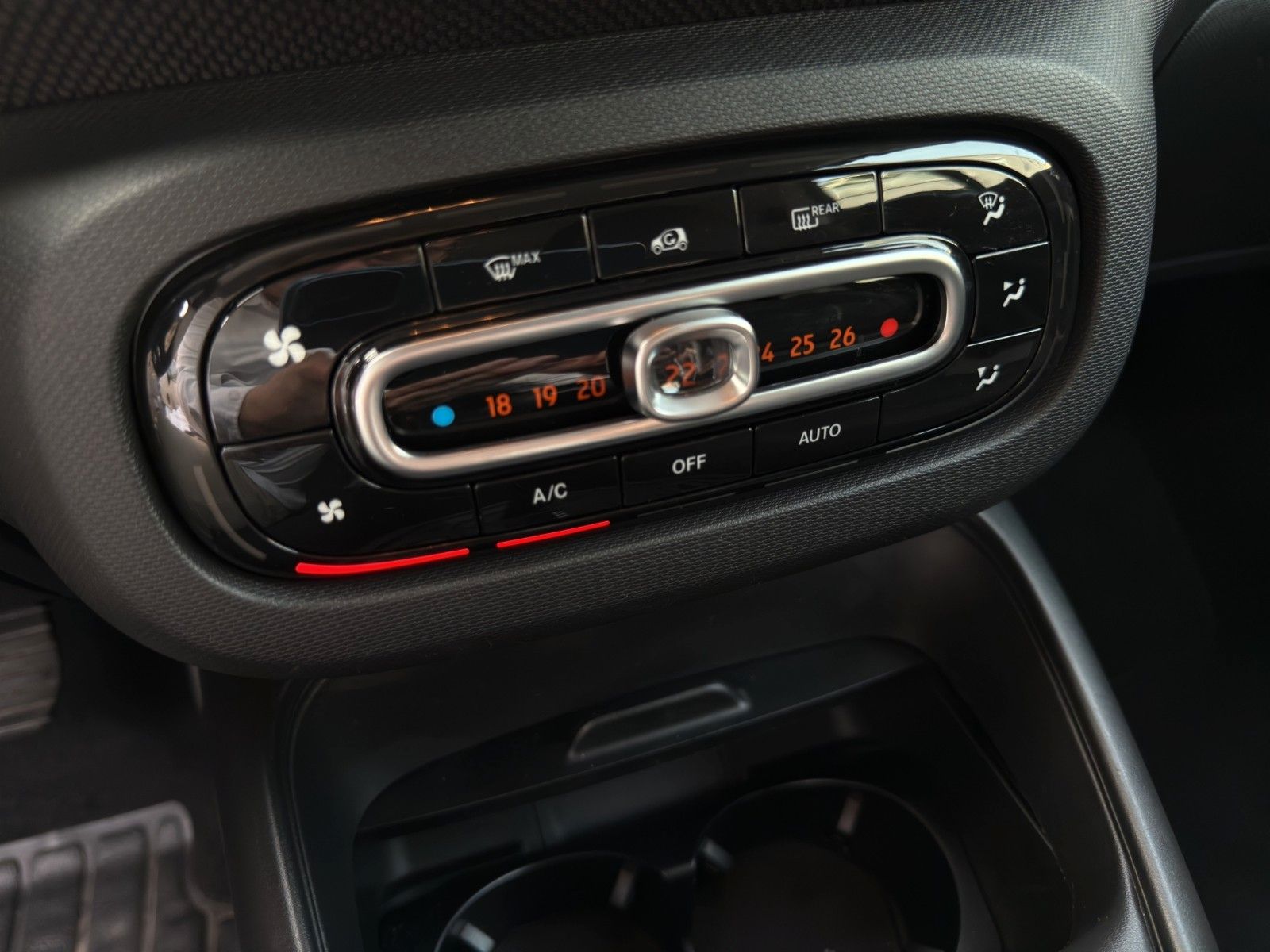 Fahrzeugabbildung Smart ForTwo Coupé EQ Passion *2.Hand*22-Kw-Bordlader*