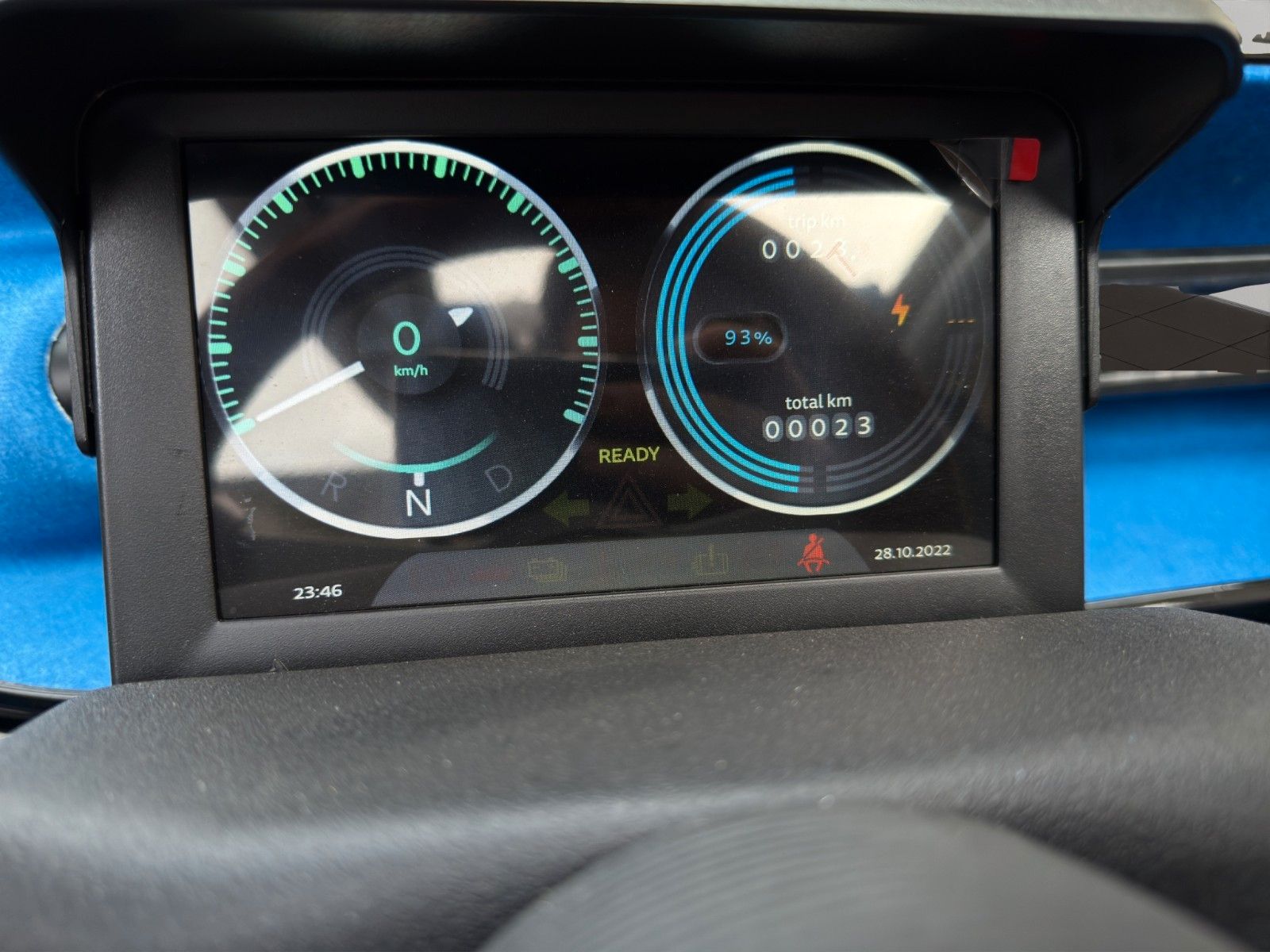 Fahrzeugabbildung Microlino Spiaggina 12/99 Portofino Blue