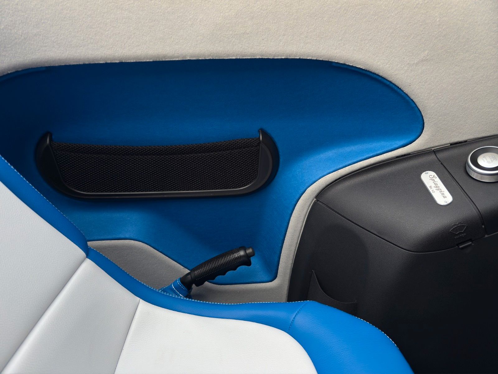 Fahrzeugabbildung Microlino Spiaggina 12/99 Portofino Blue