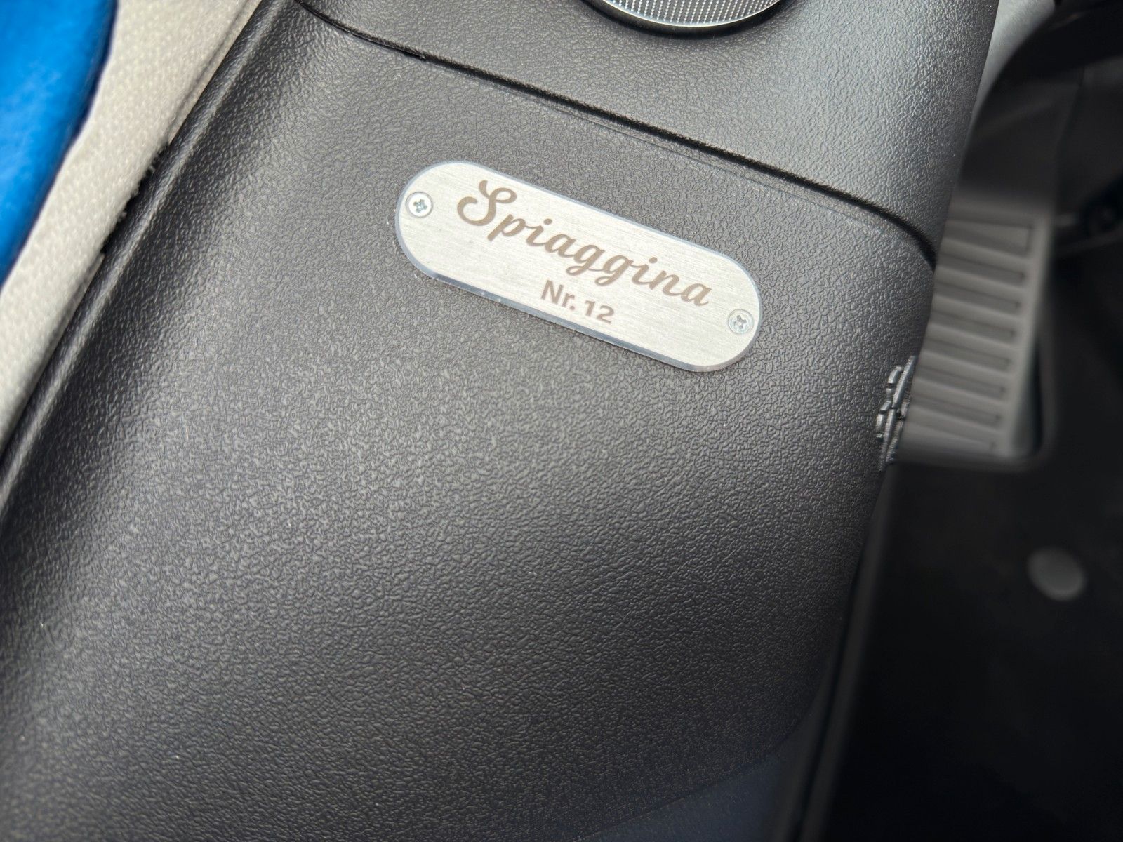 Fahrzeugabbildung Microlino Spiaggina 12/99 Portofino Blue